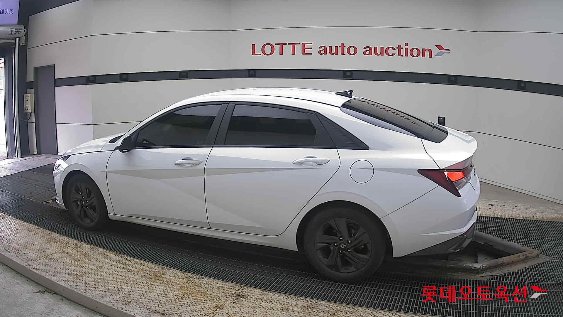 Hyundai Elantra 2023 - Image 14