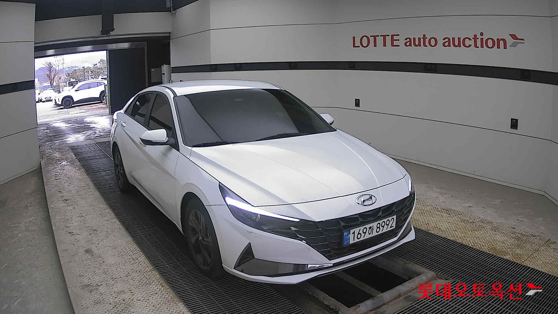 Hyundai Elantra 2023 - Image 24