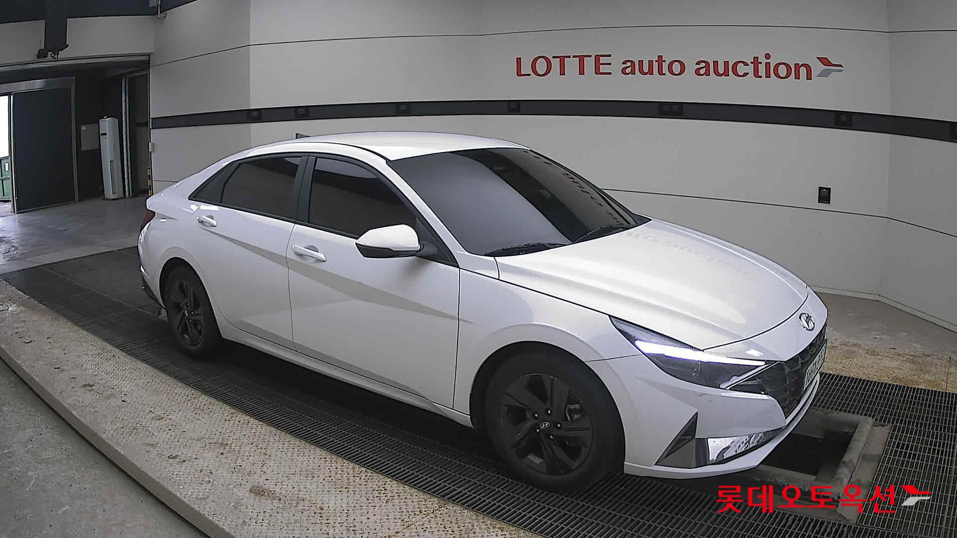 Hyundai Elantra 2023 - Image 23
