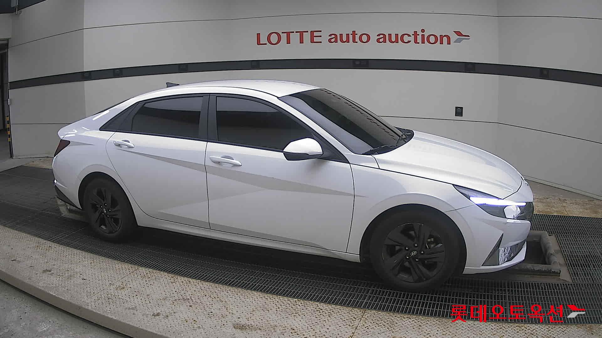 Hyundai Elantra 2023 - Image 22