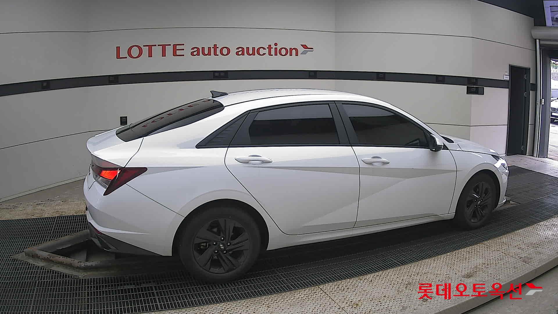 Hyundai Elantra 2023 - Image 20