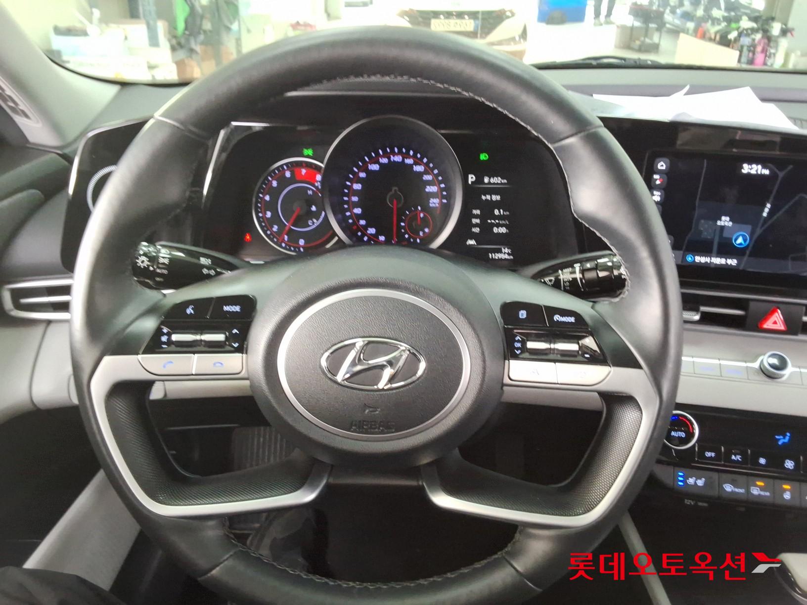 Hyundai Elantra 2023 - Image 30