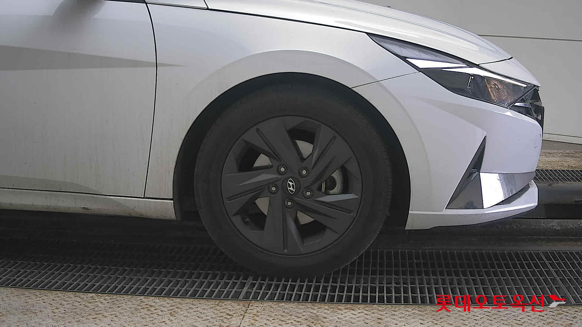 هيونداي إلانترا 2023 - صورة 27