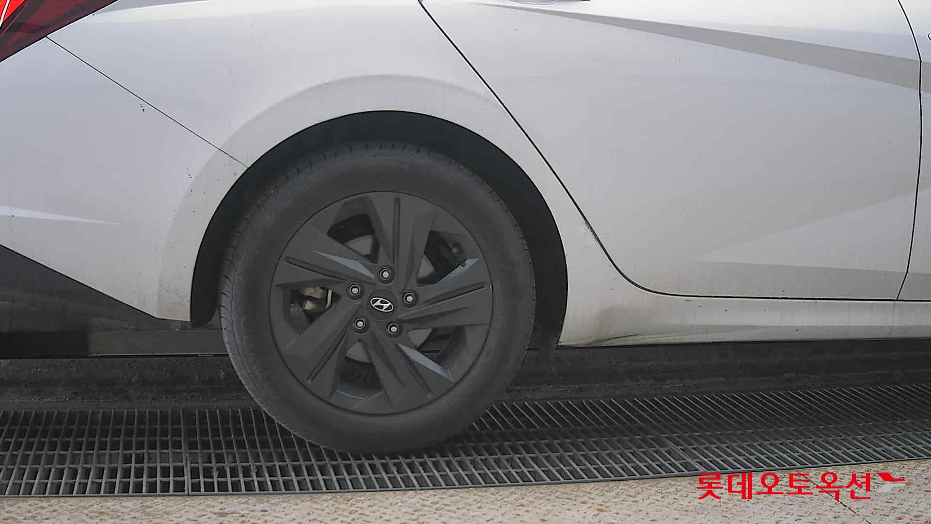 هيونداي إلانترا 2023 - صورة 28