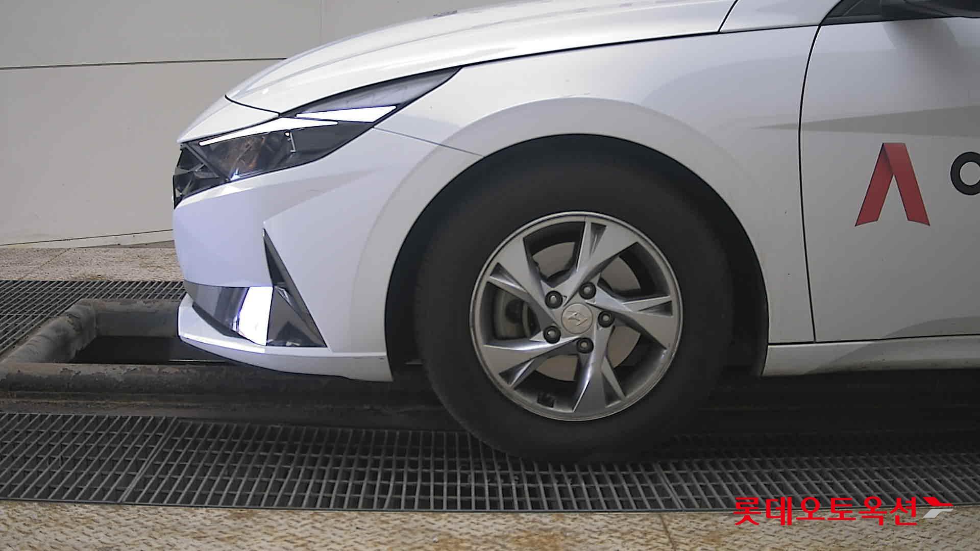 هيونداي إلانترا 2021 - صورة 25