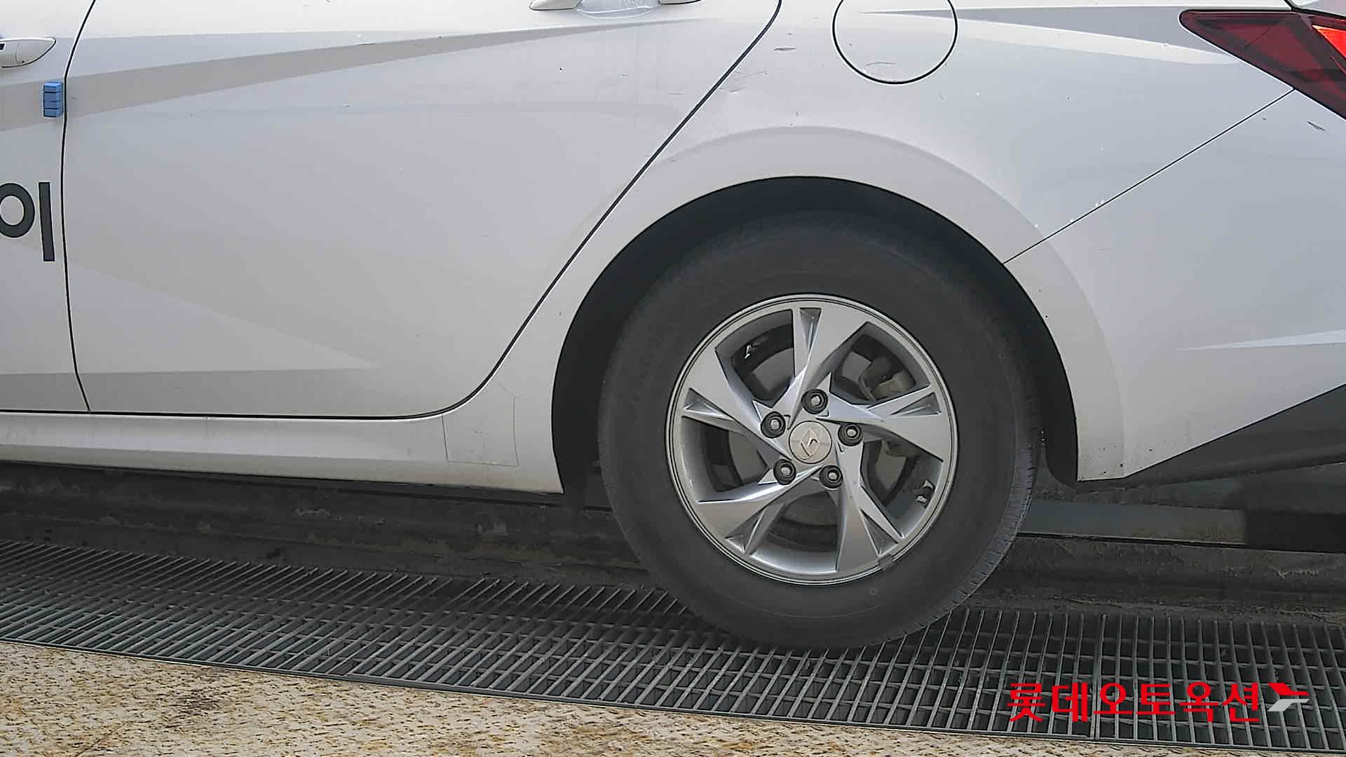 هيونداي إلانترا 2021 - صورة 26