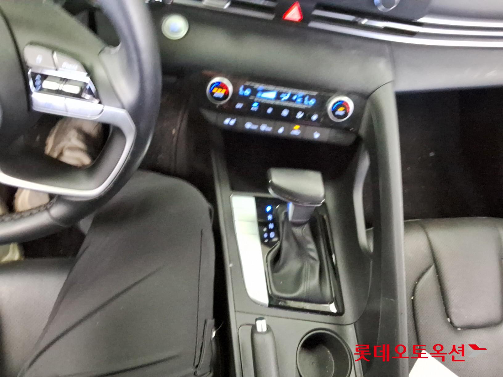 هيونداي إلانترا 2021 - صورة 33