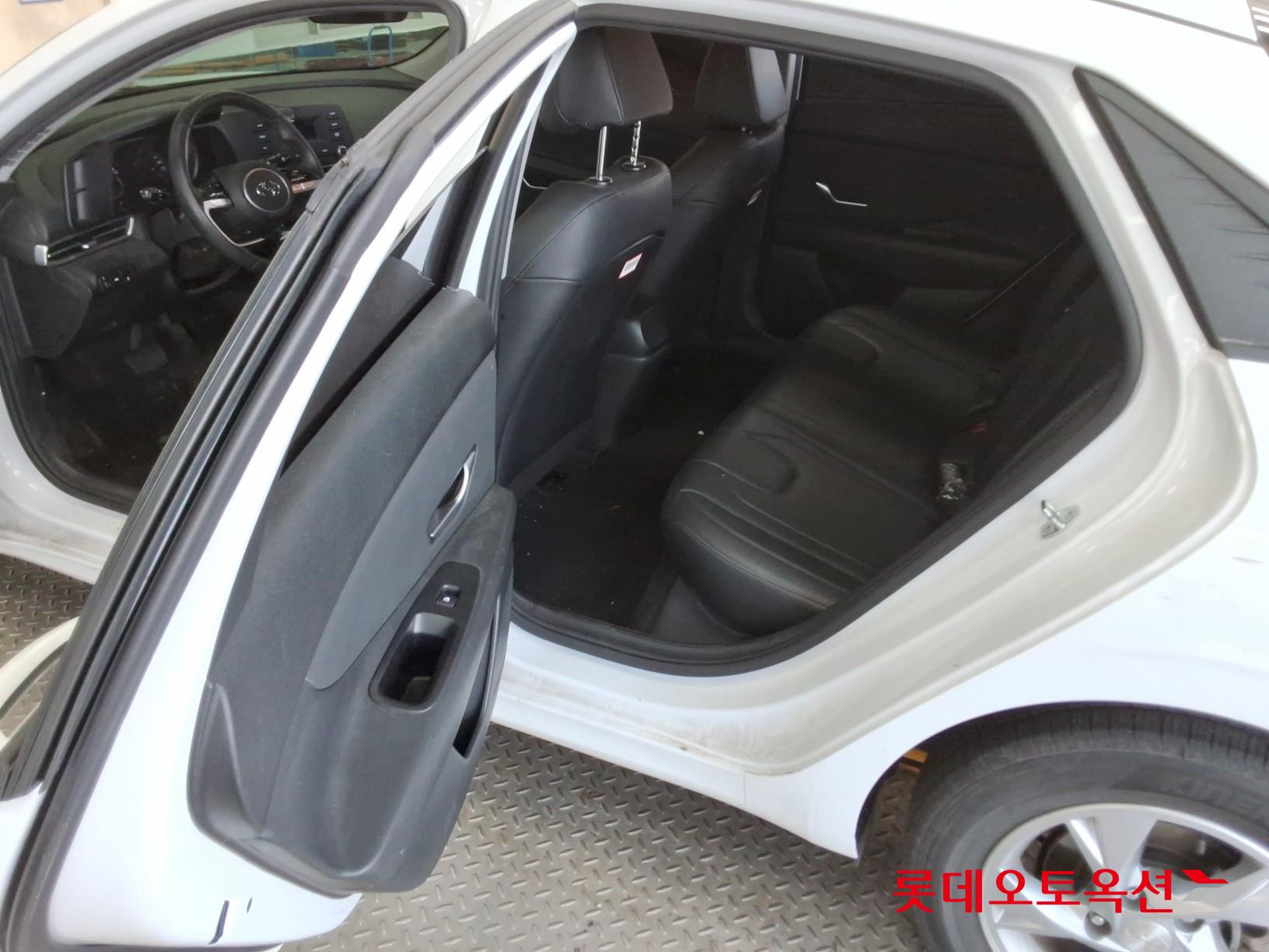 هيونداي إلانترا 2021 - صورة 37