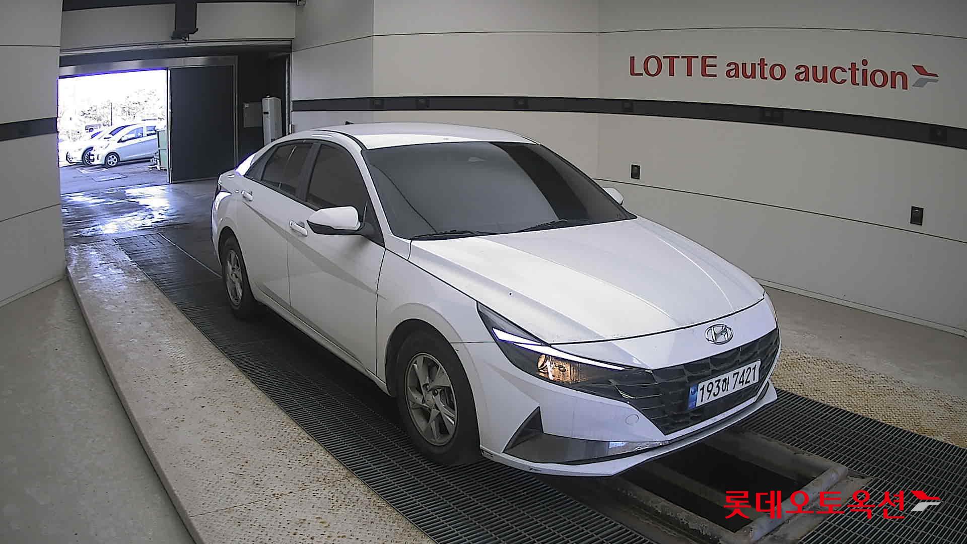 Hyundai Elantra 2022 - Image 6