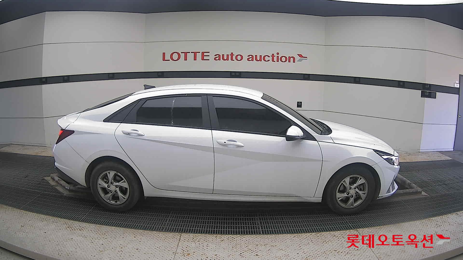 Hyundai Elantra 2022 - Image 21