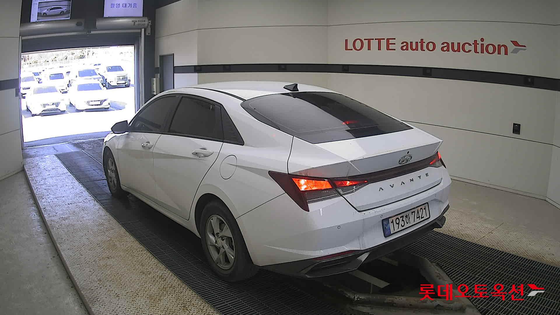 Hyundai Elantra 2022 - Image 4