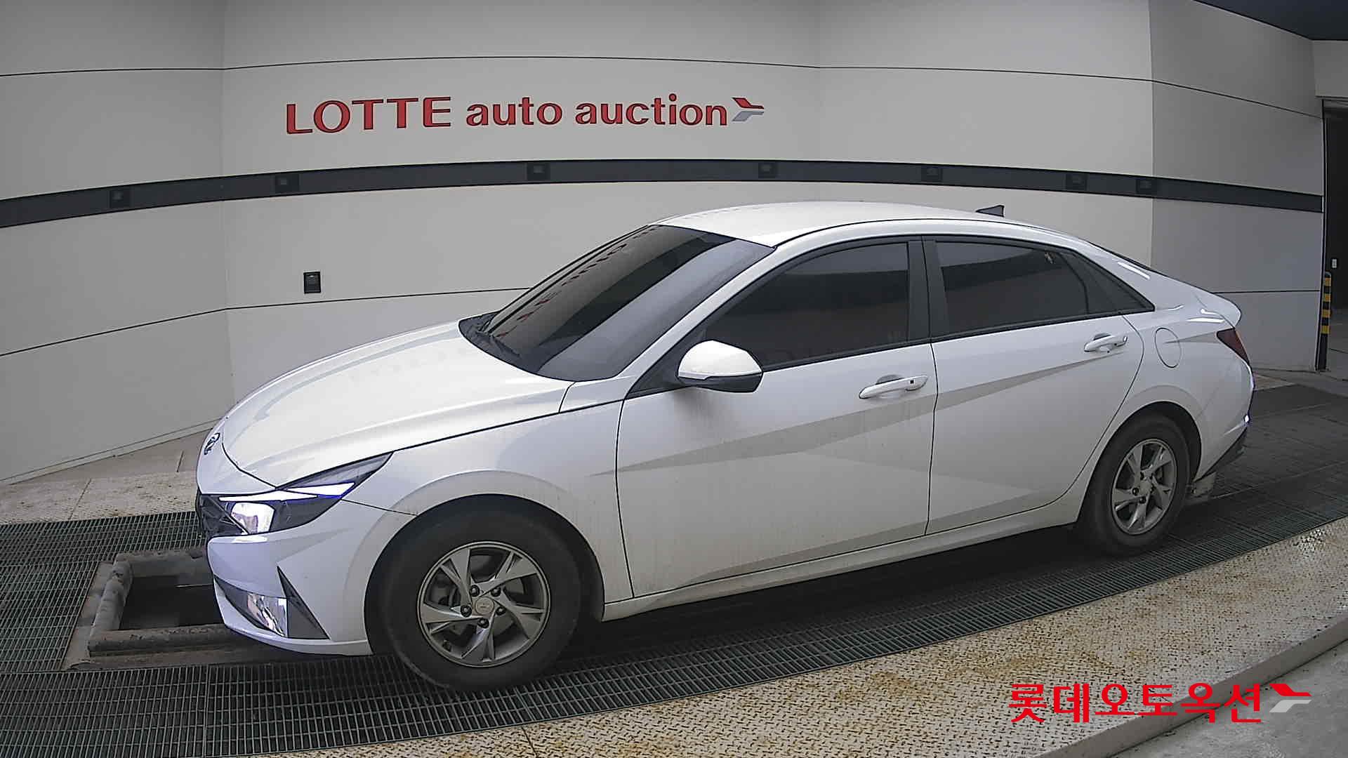 Hyundai Elantra 2022 - Image 12