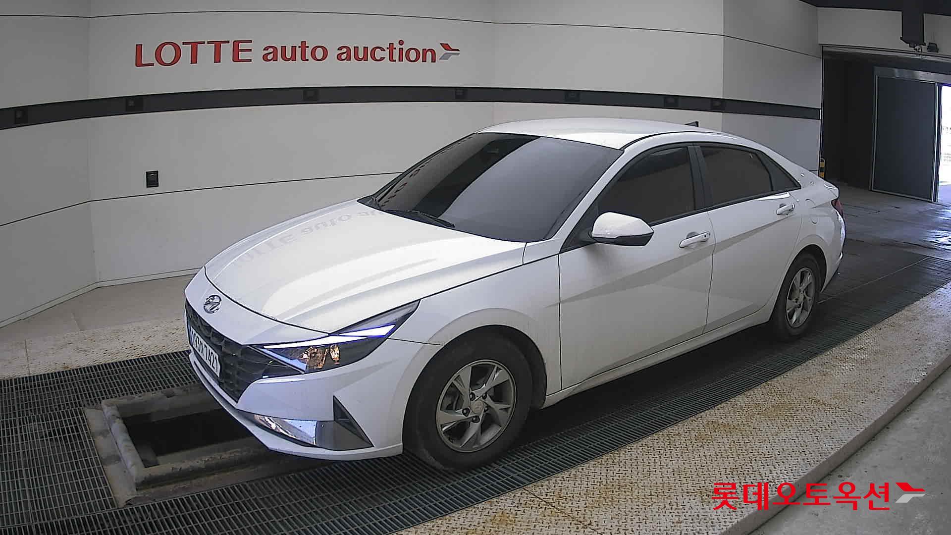 Hyundai Elantra 2022 - Image 11