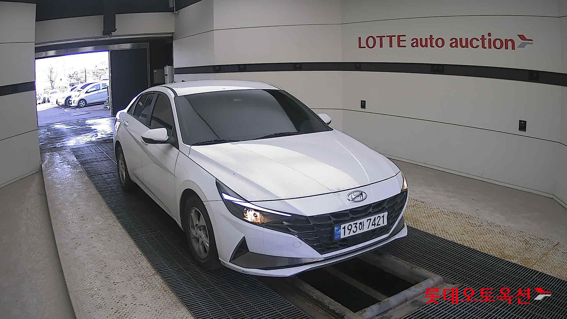 Hyundai Elantra 2022 - Image 24
