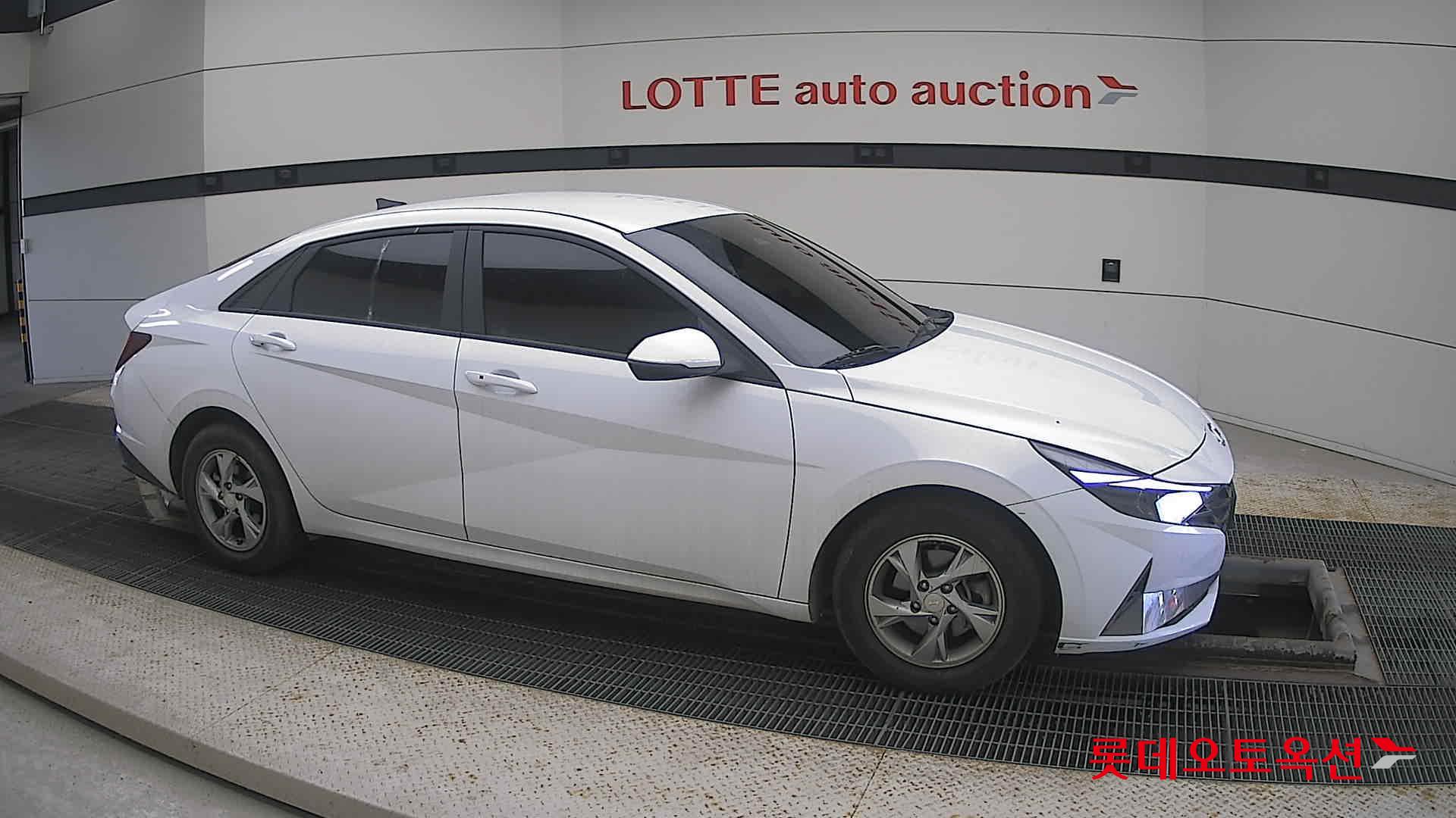 Hyundai Elantra 2022 - Image 22