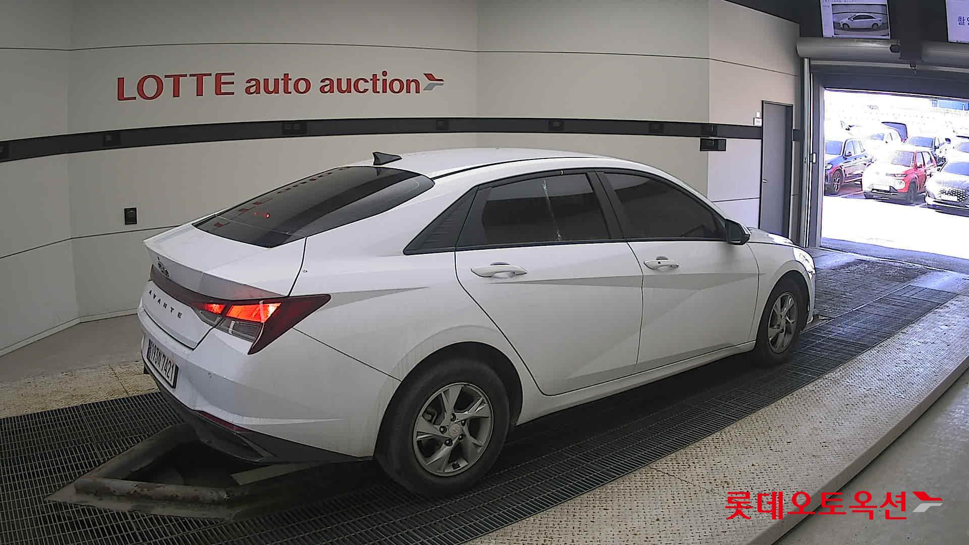 Hyundai Elantra 2022 - Image 19