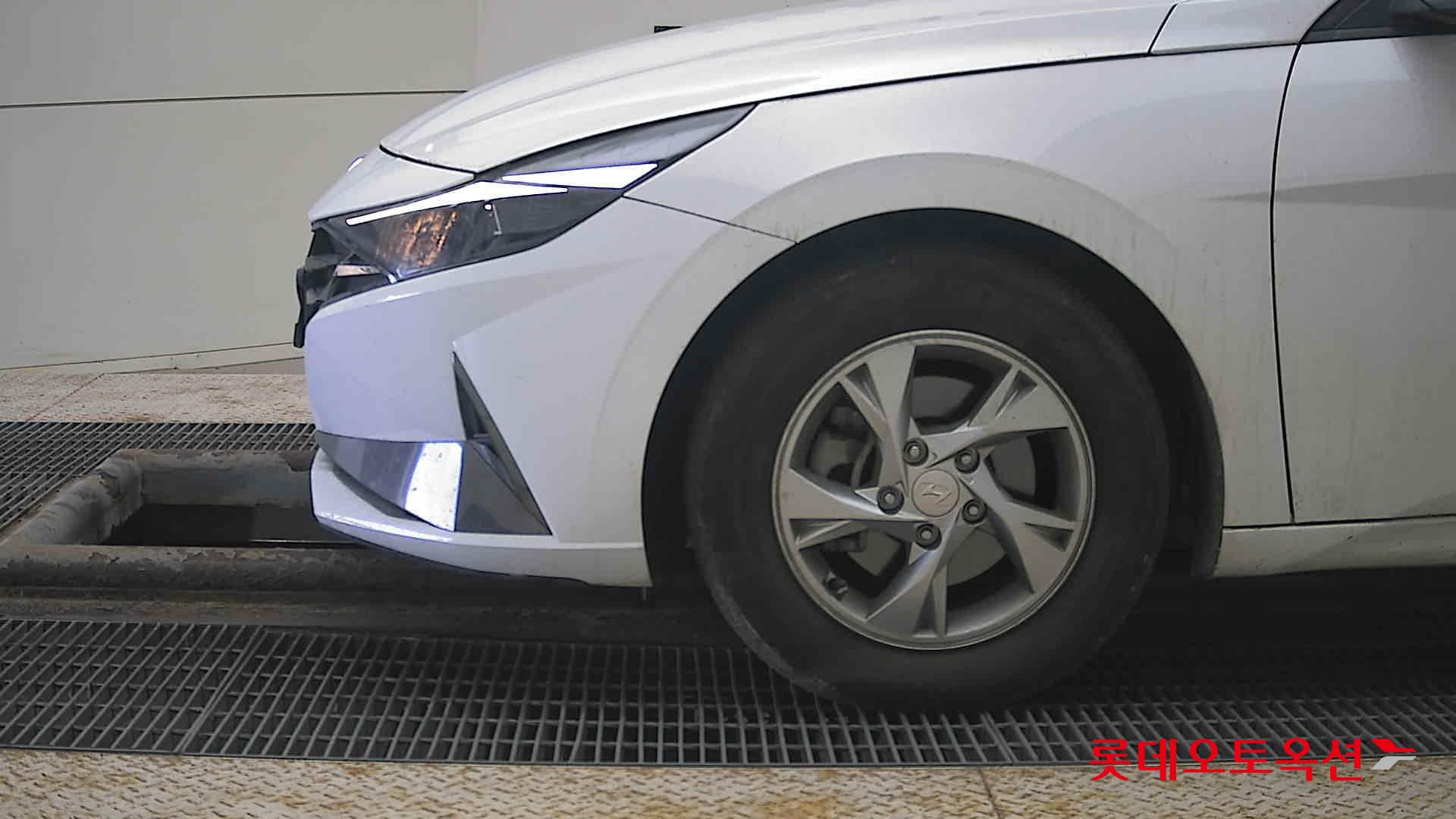 Hyundai Elantra 2022 - Image 25