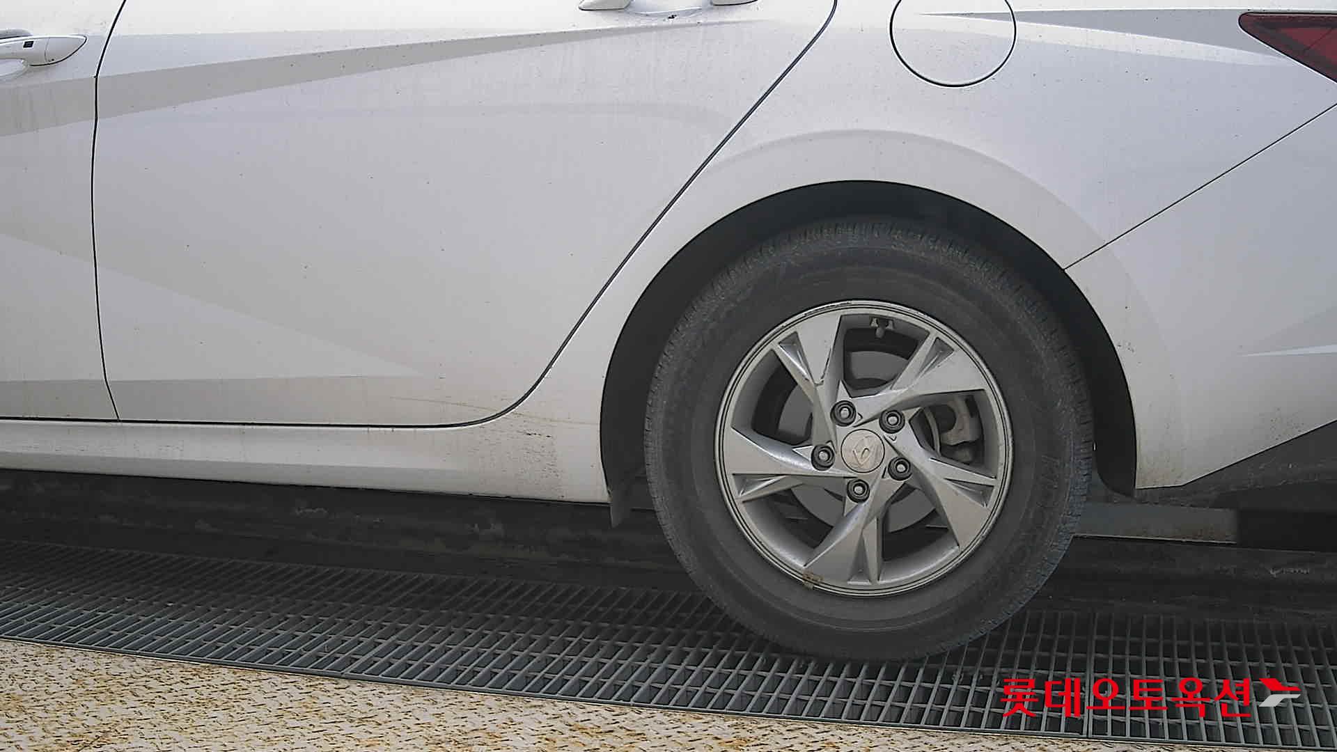 Hyundai Elantra 2022 - Image 26