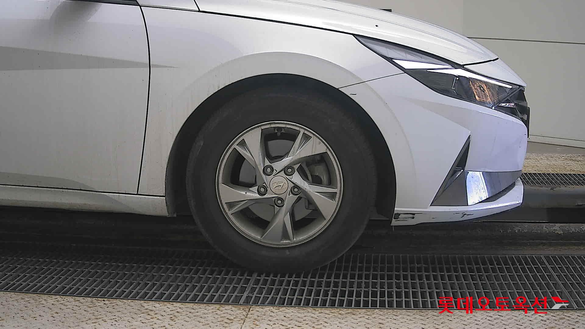 Hyundai Elantra 2022 - Image 27