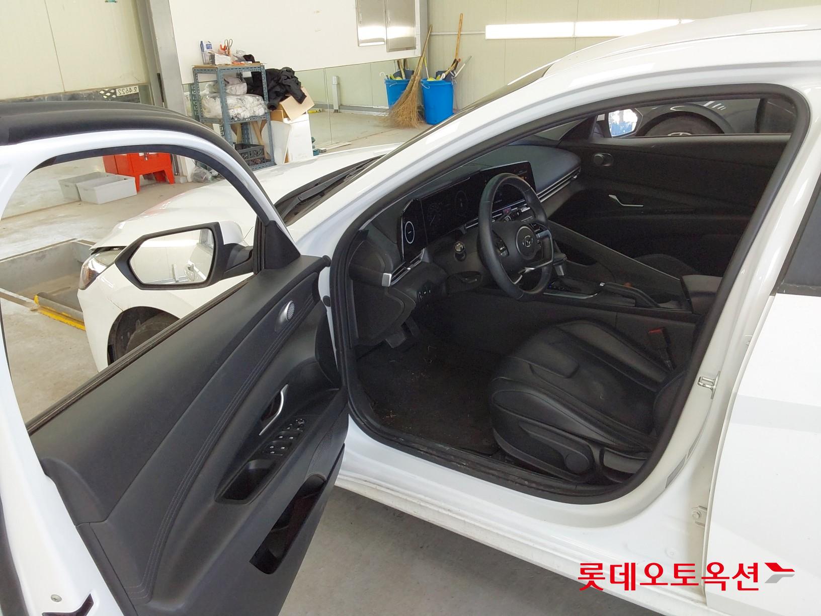 Hyundai Elantra 2022 - Image 37