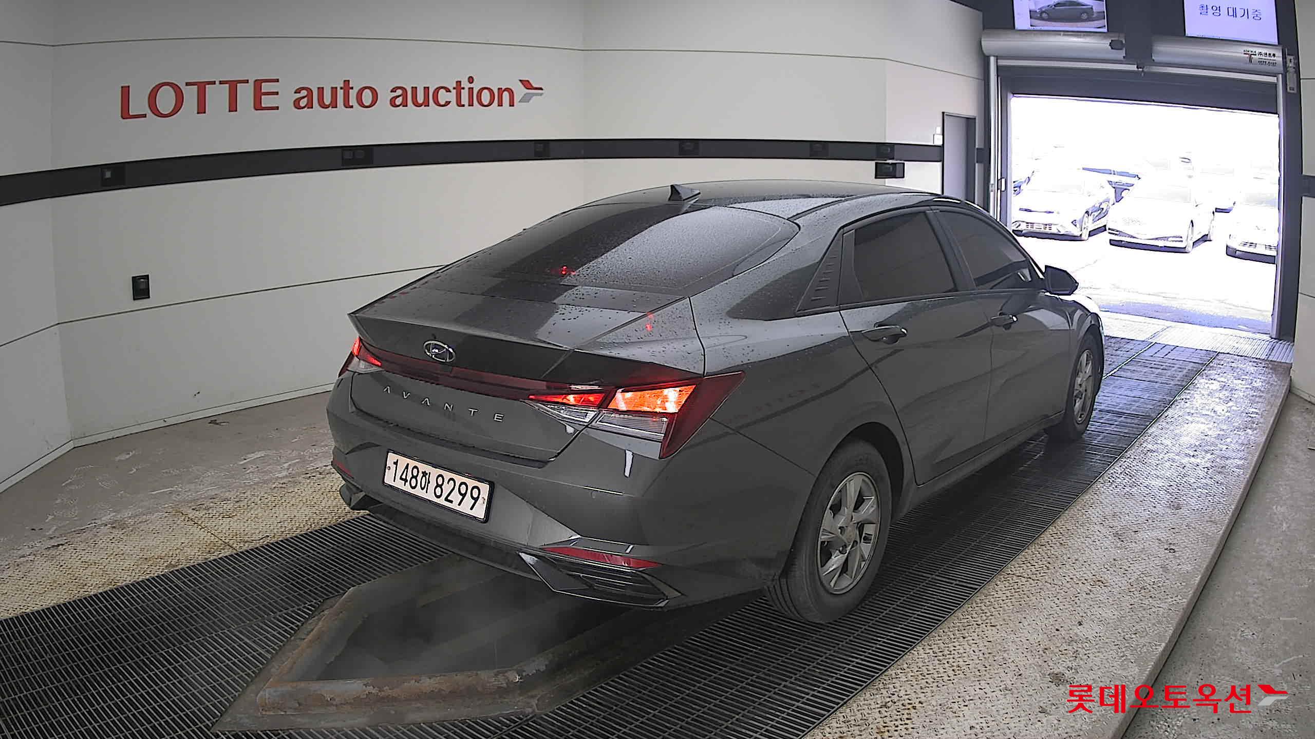 Hyundai Elantra 2021 - Image 5