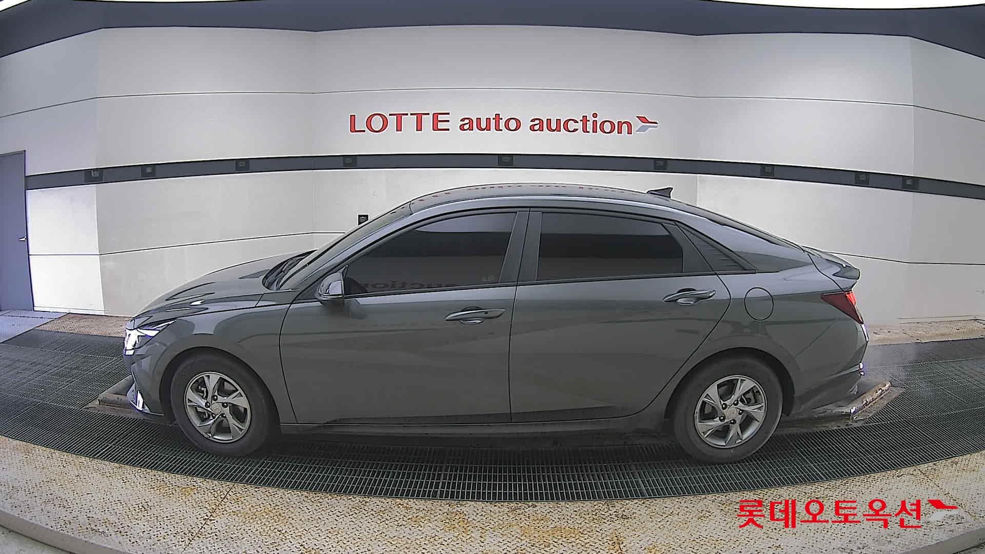 Hyundai Elantra 2021 - Image 13