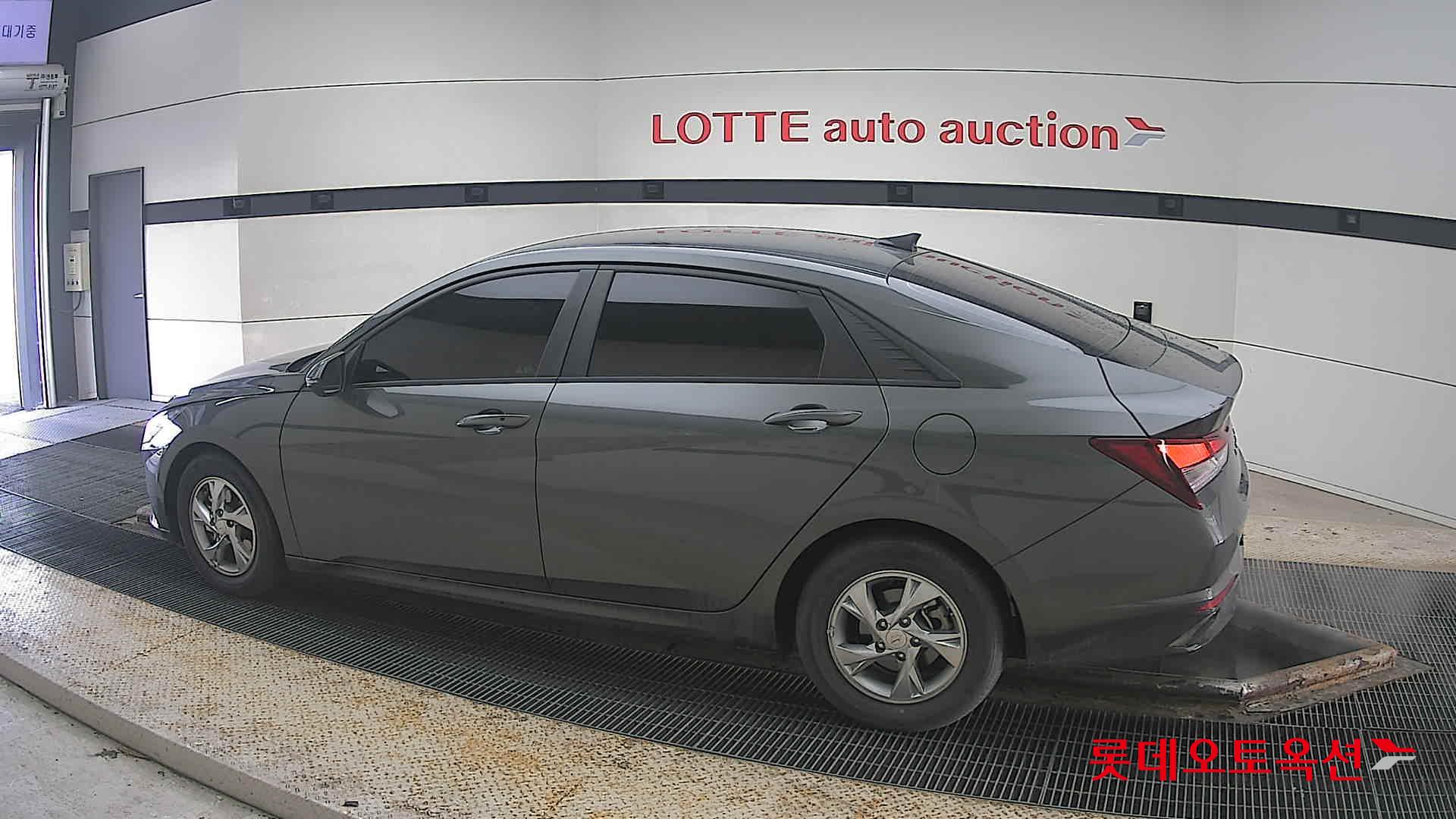 Hyundai Elantra 2021 - Image 14