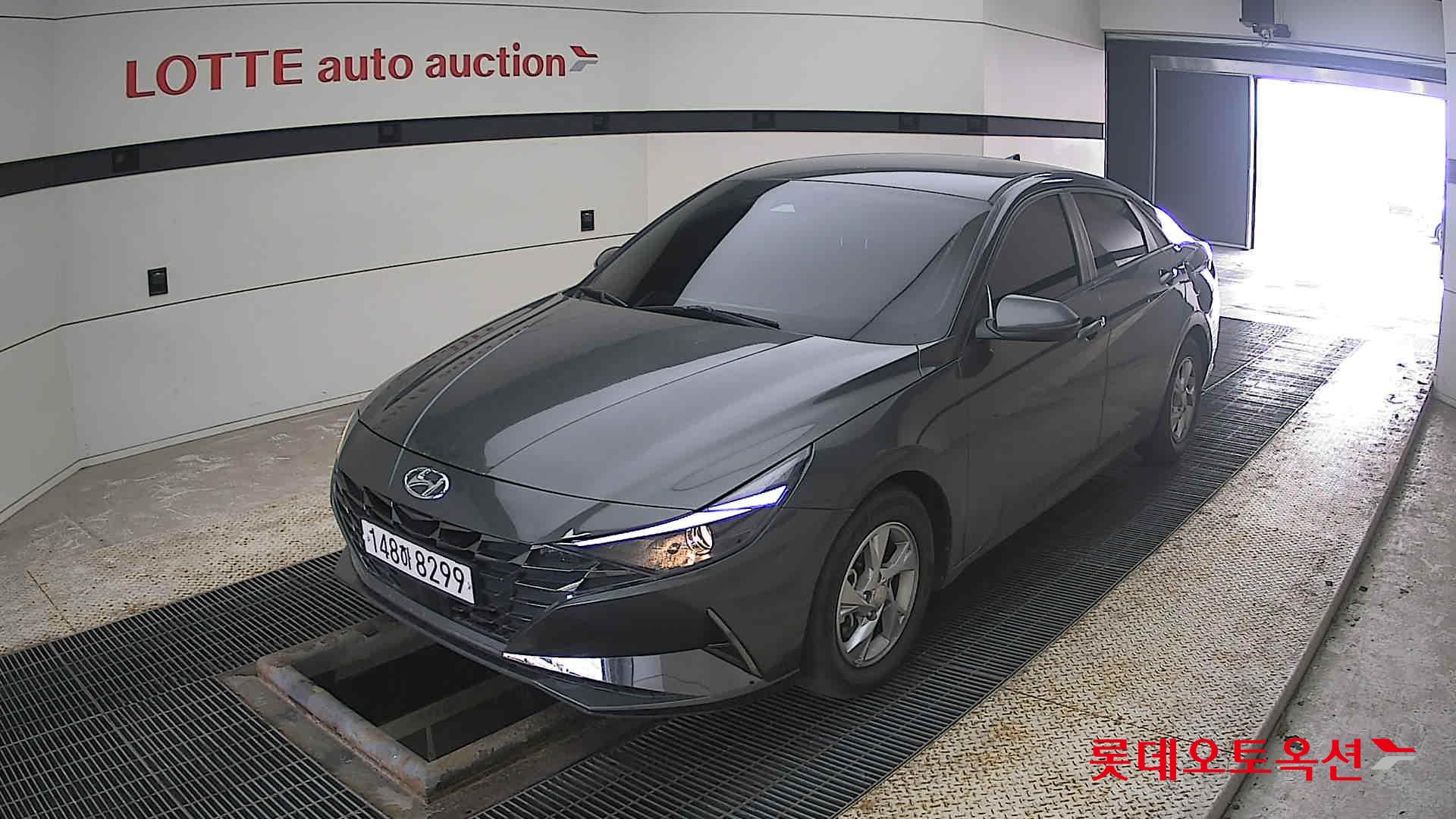 Hyundai Elantra 2021 - Image 3