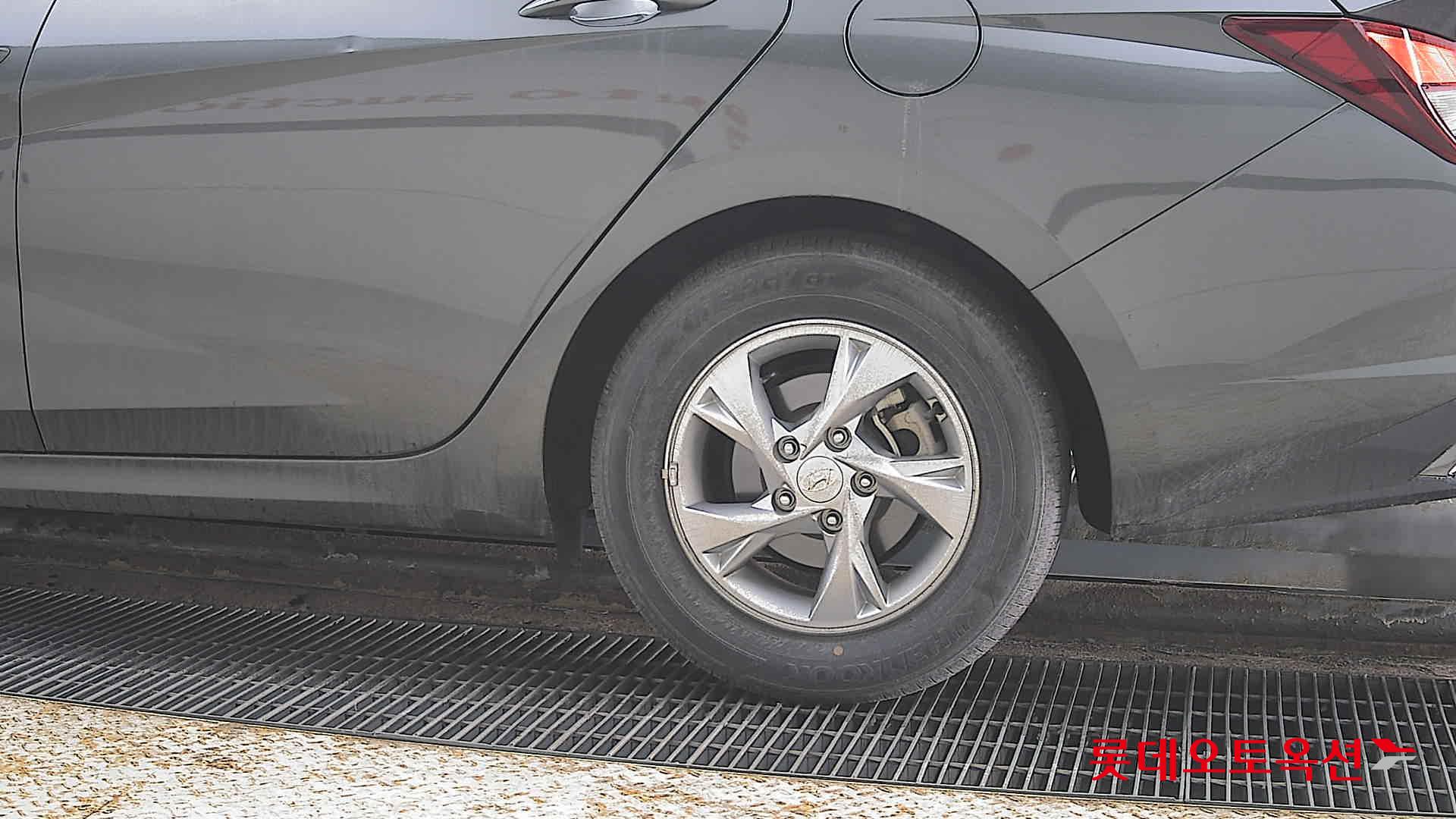 Hyundai Elantra 2021 - Image 26