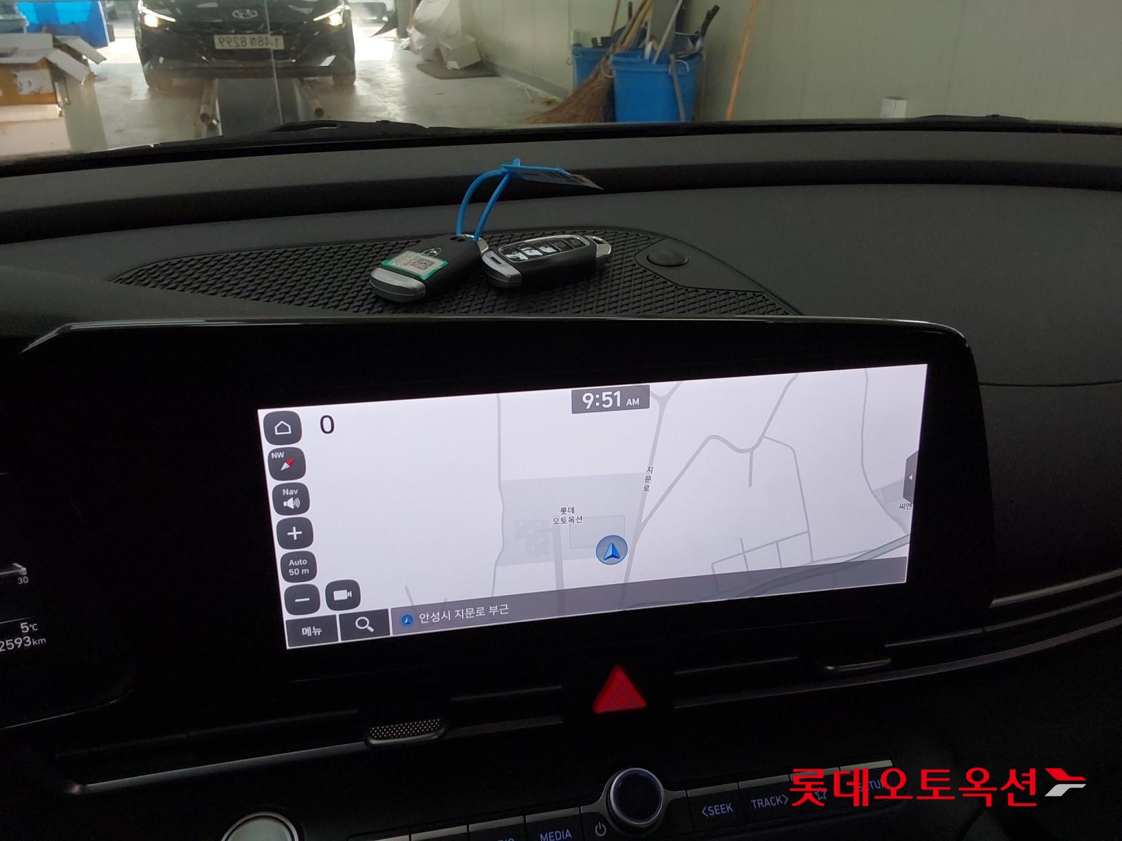 Hyundai Elantra 2021 - Image 32