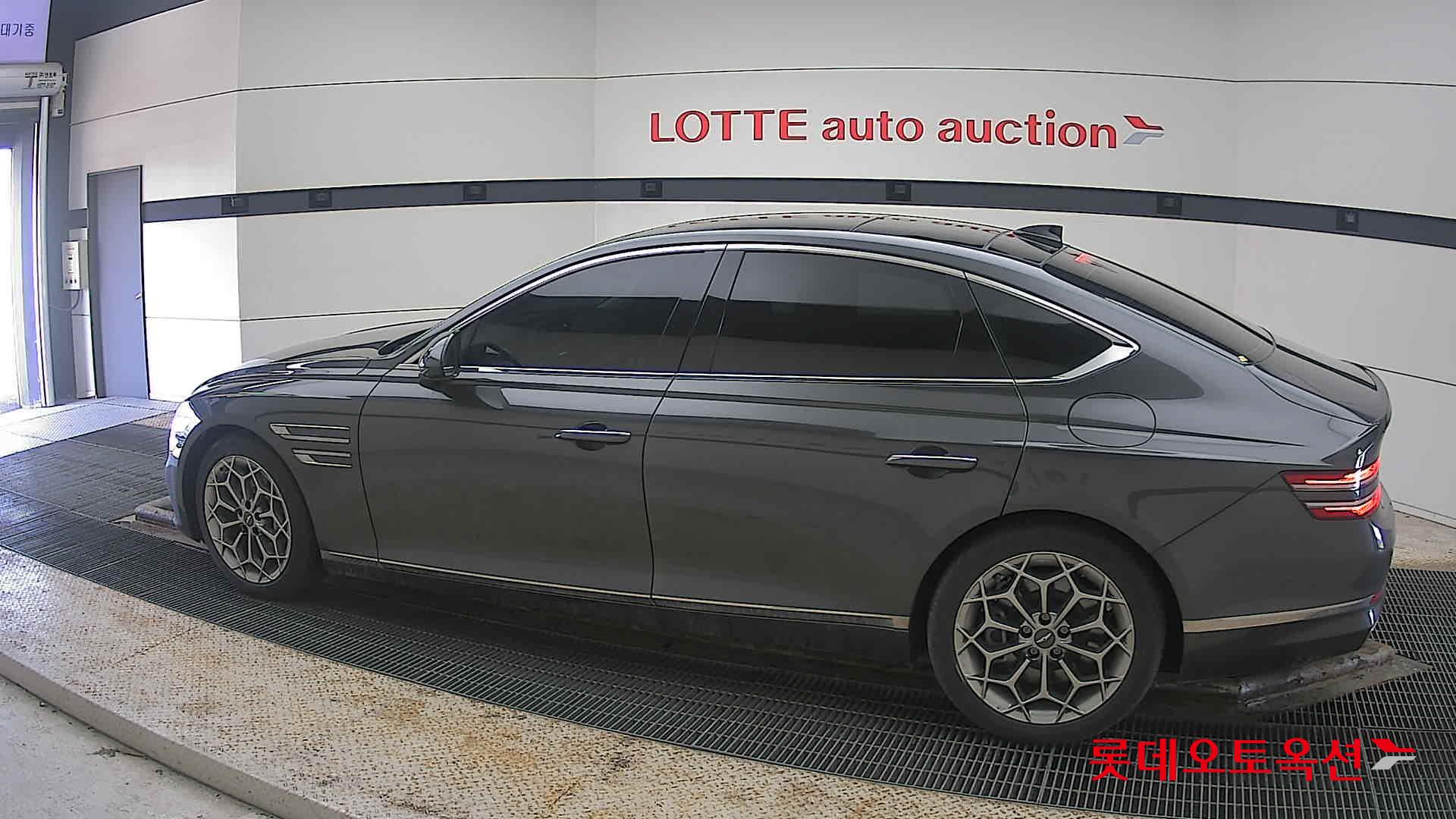 Genesis G80 2022 - Image 14