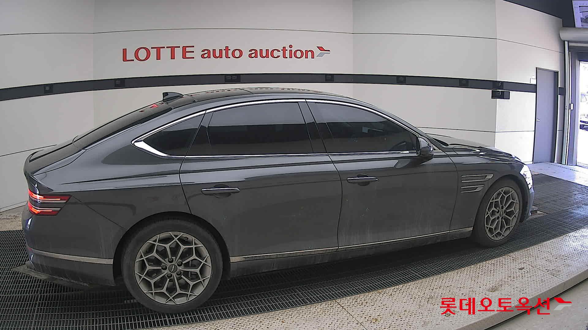 Genesis G80 2022 - Image 20