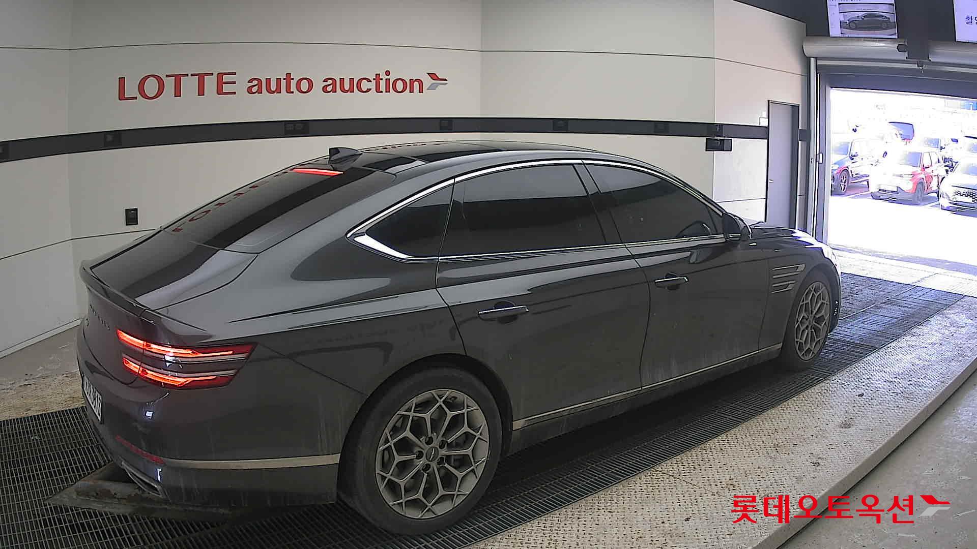 Genesis G80 2022 - Image 19