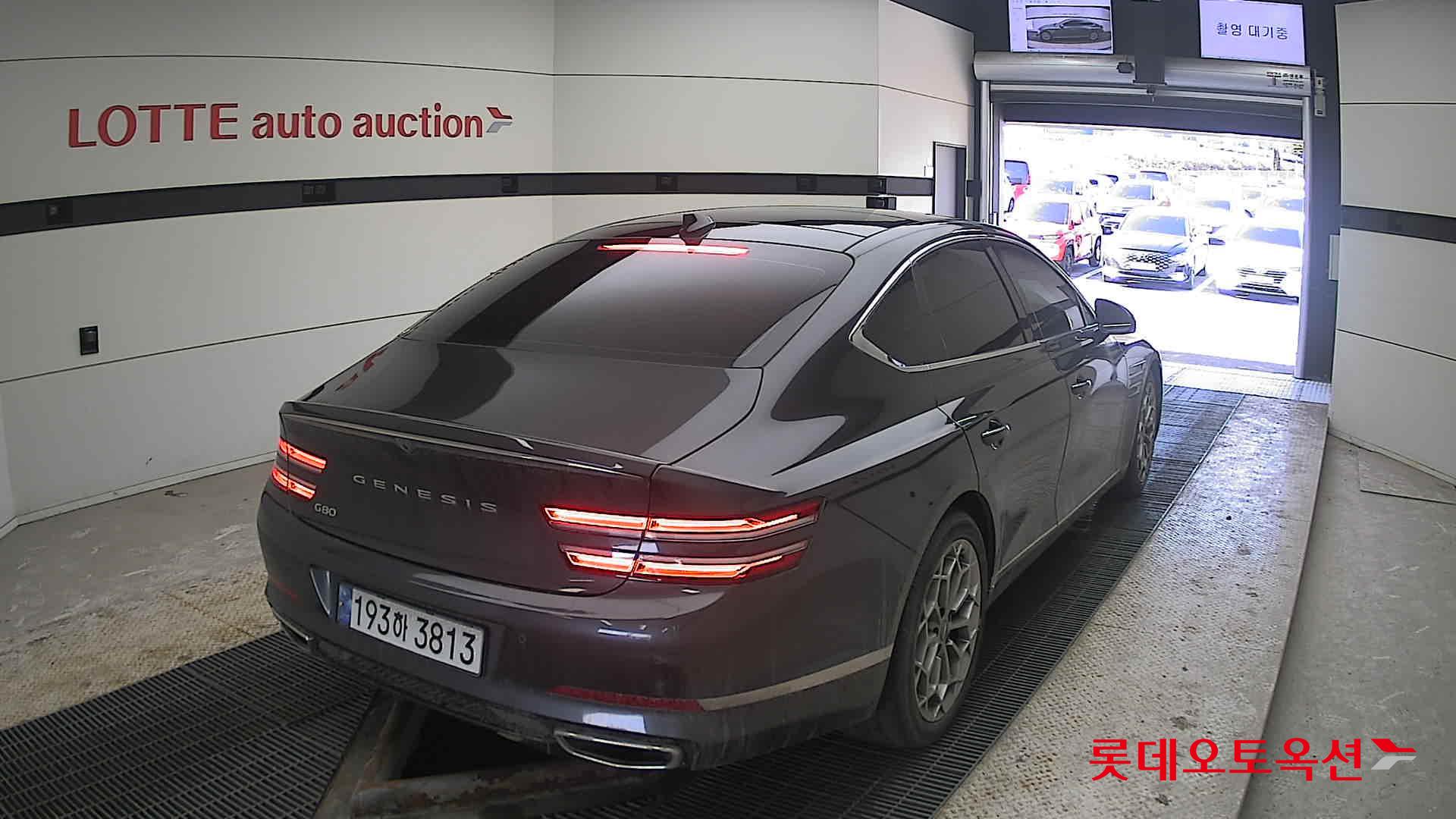 Genesis G80 2022 - Image 18