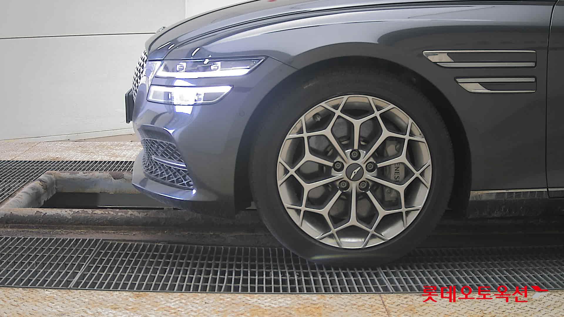 Genesis G80 2022 - Image 25