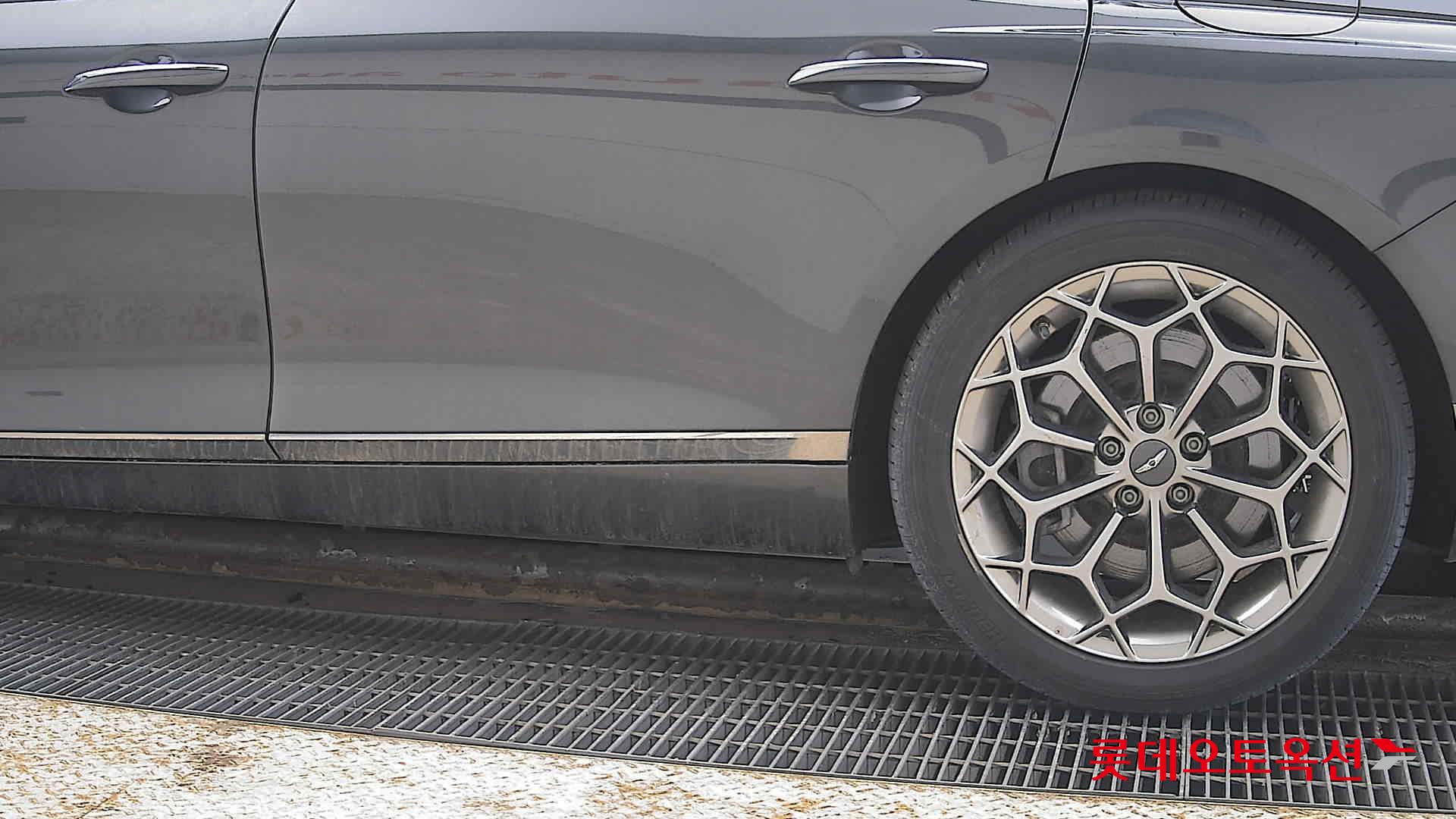 Genesis G80 2022 - Image 26