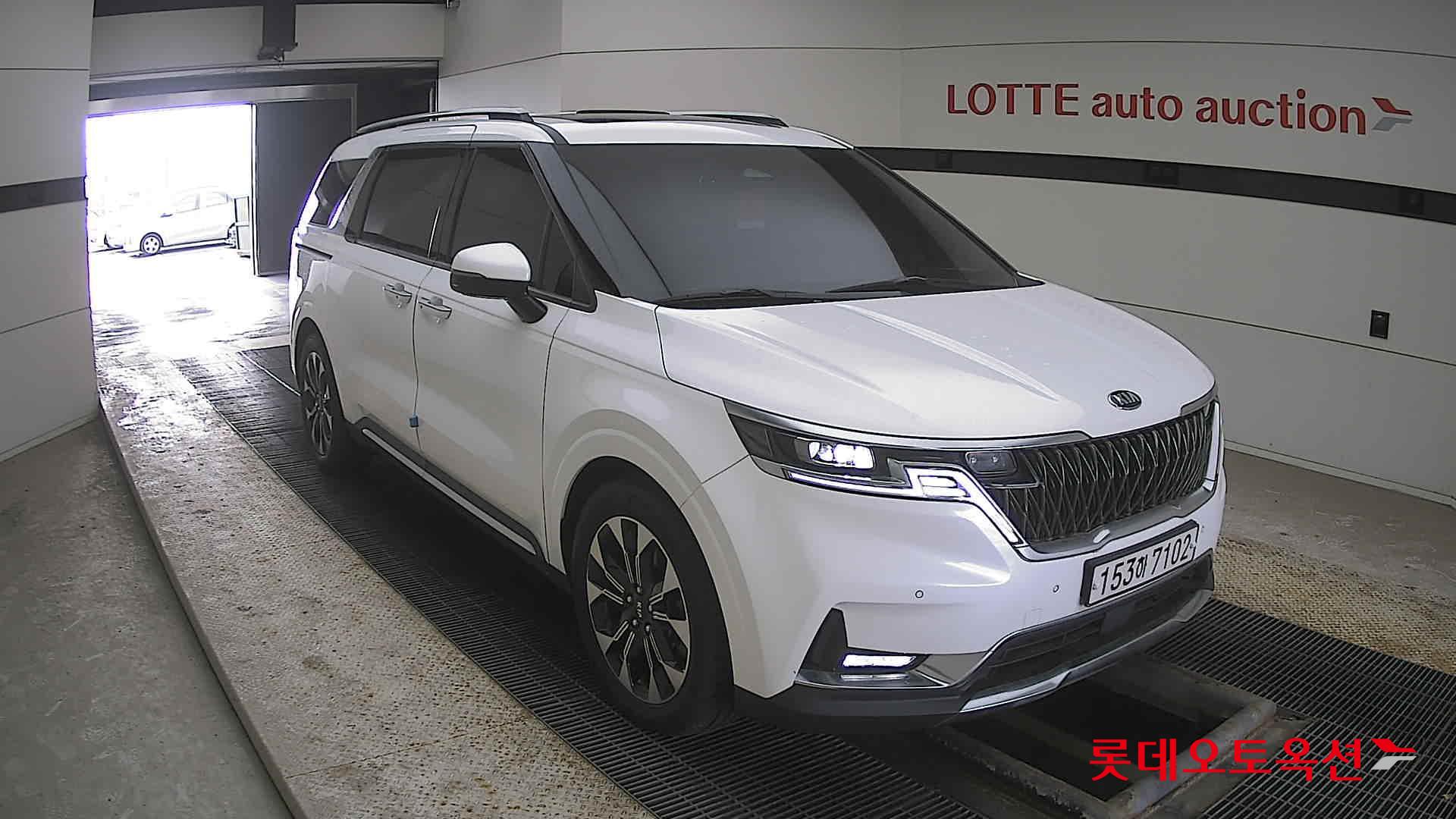 كيا كارنيفال 2021 - صورة 6