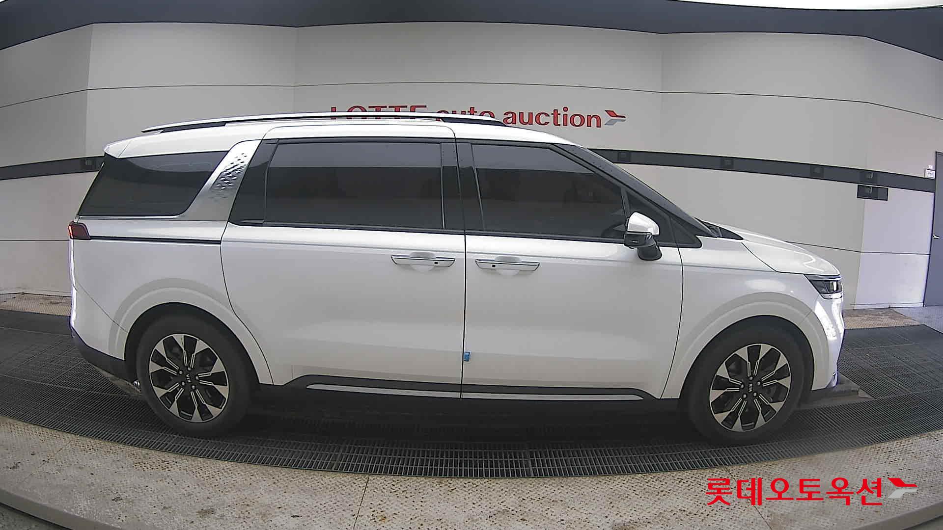 كيا كارنيفال 2021 - صورة 21