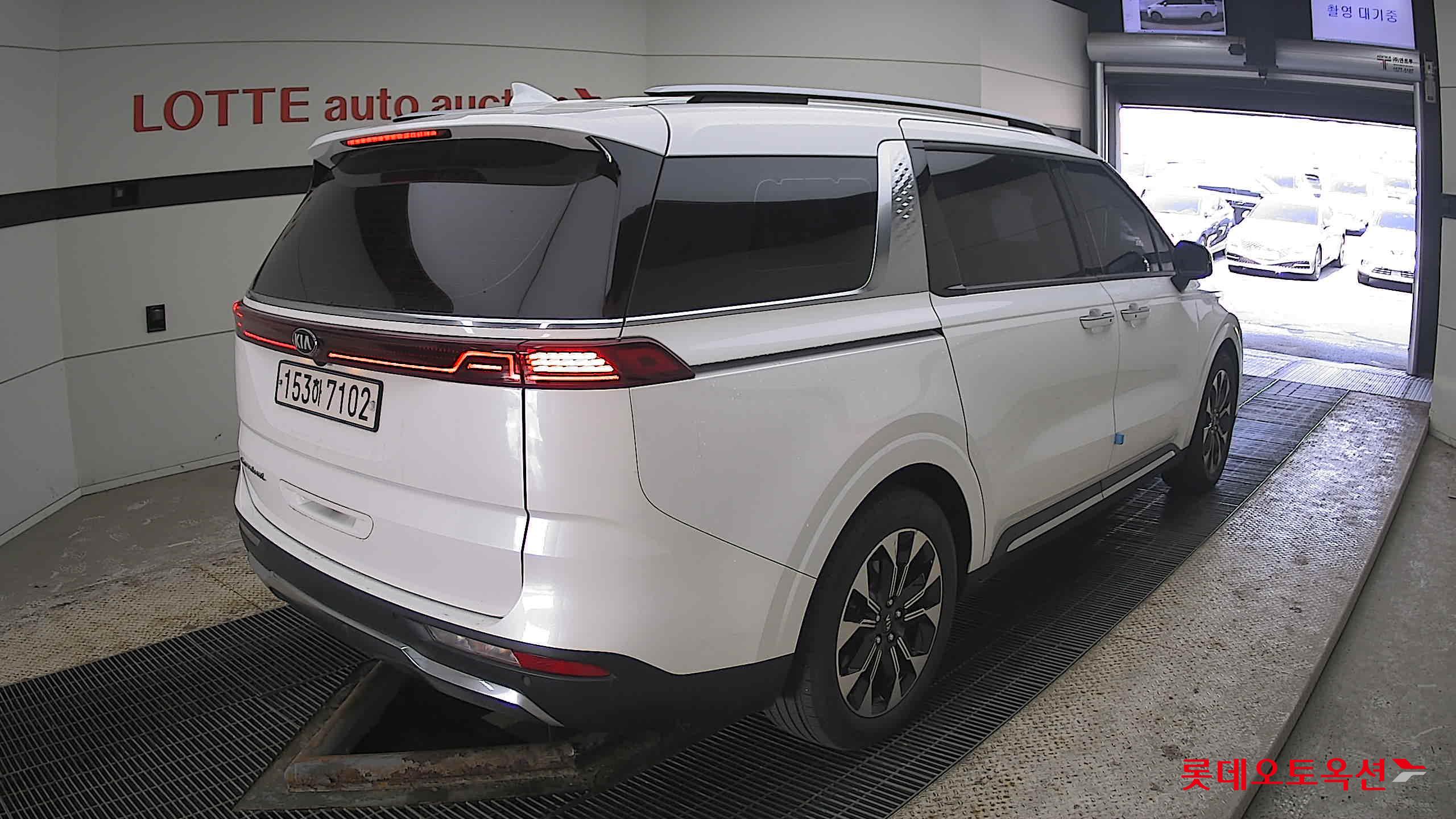 كيا كارنيفال 2021 - صورة 5