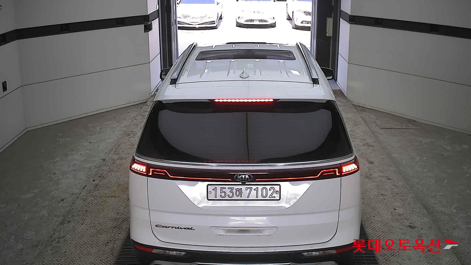 كيا كارنيفال 2021 - صورة 17