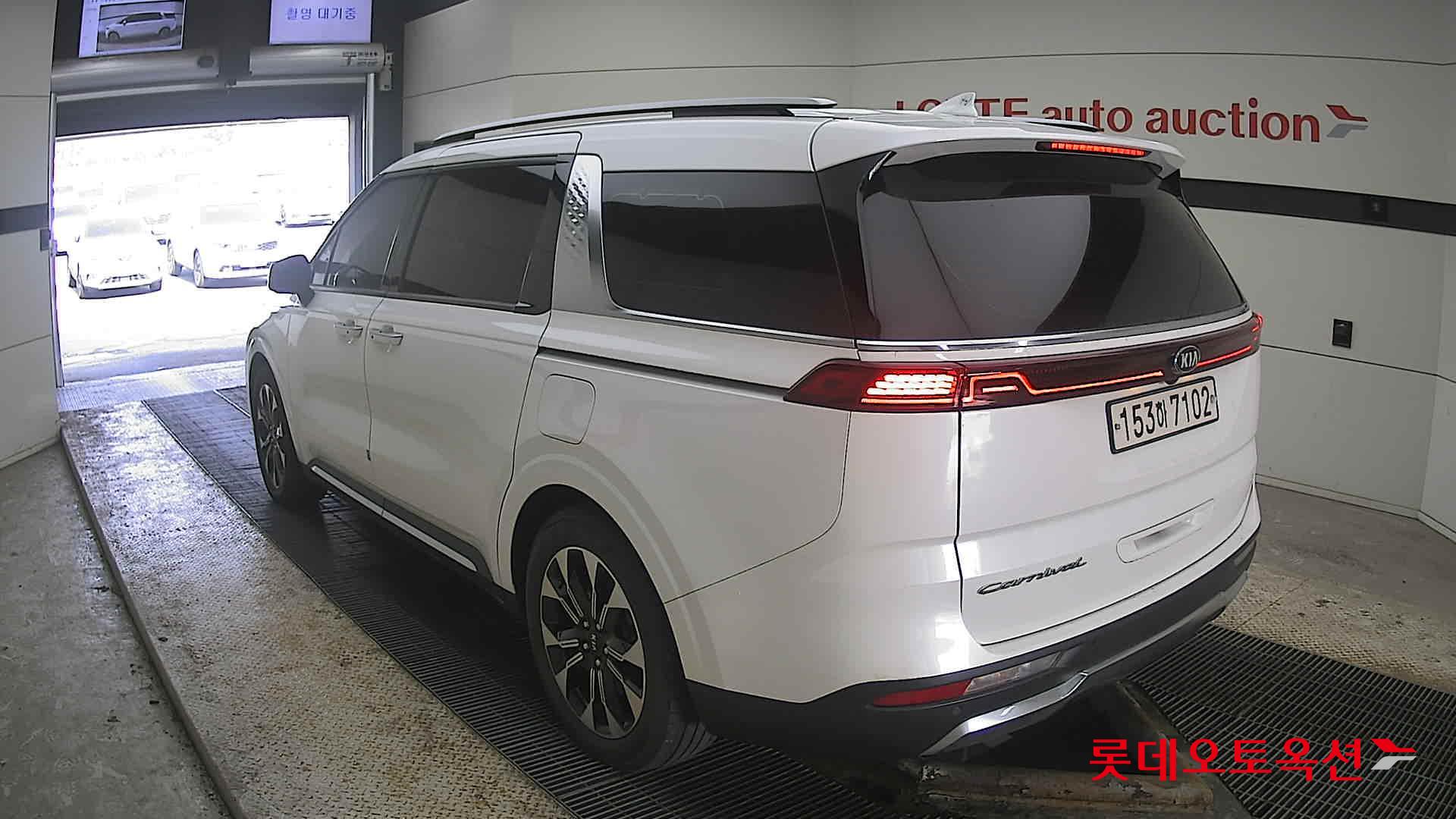 كيا كارنيفال 2021 - صورة 4