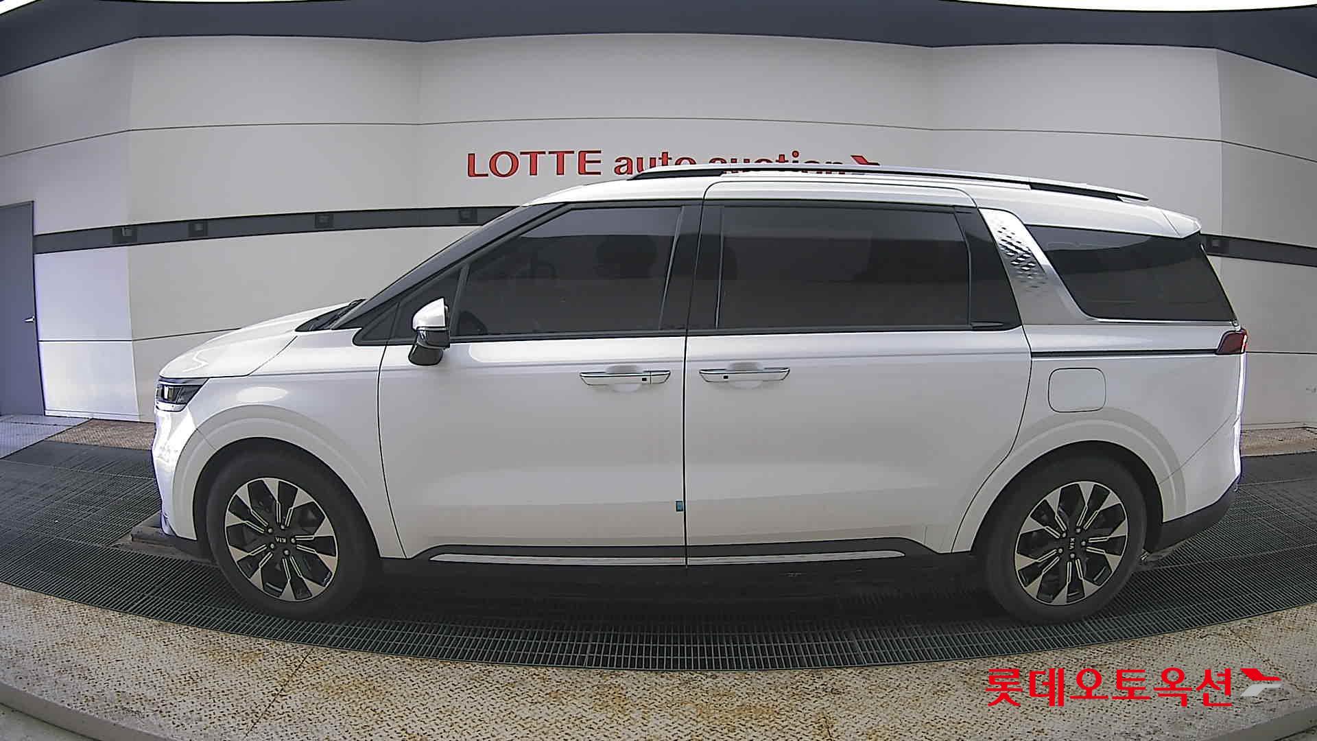 كيا كارنيفال 2021 - صورة 13