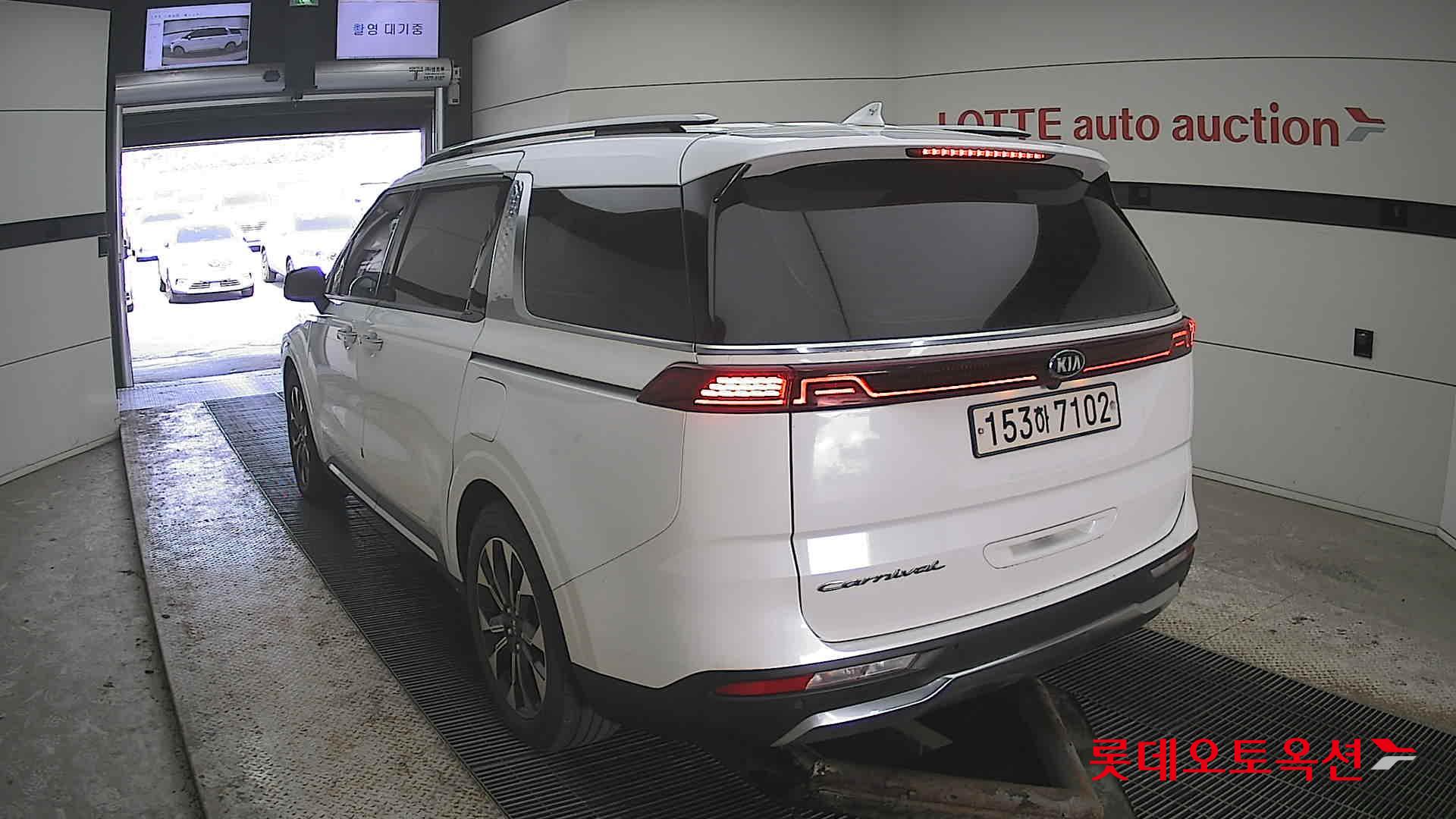 كيا كارنيفال 2021 - صورة 16