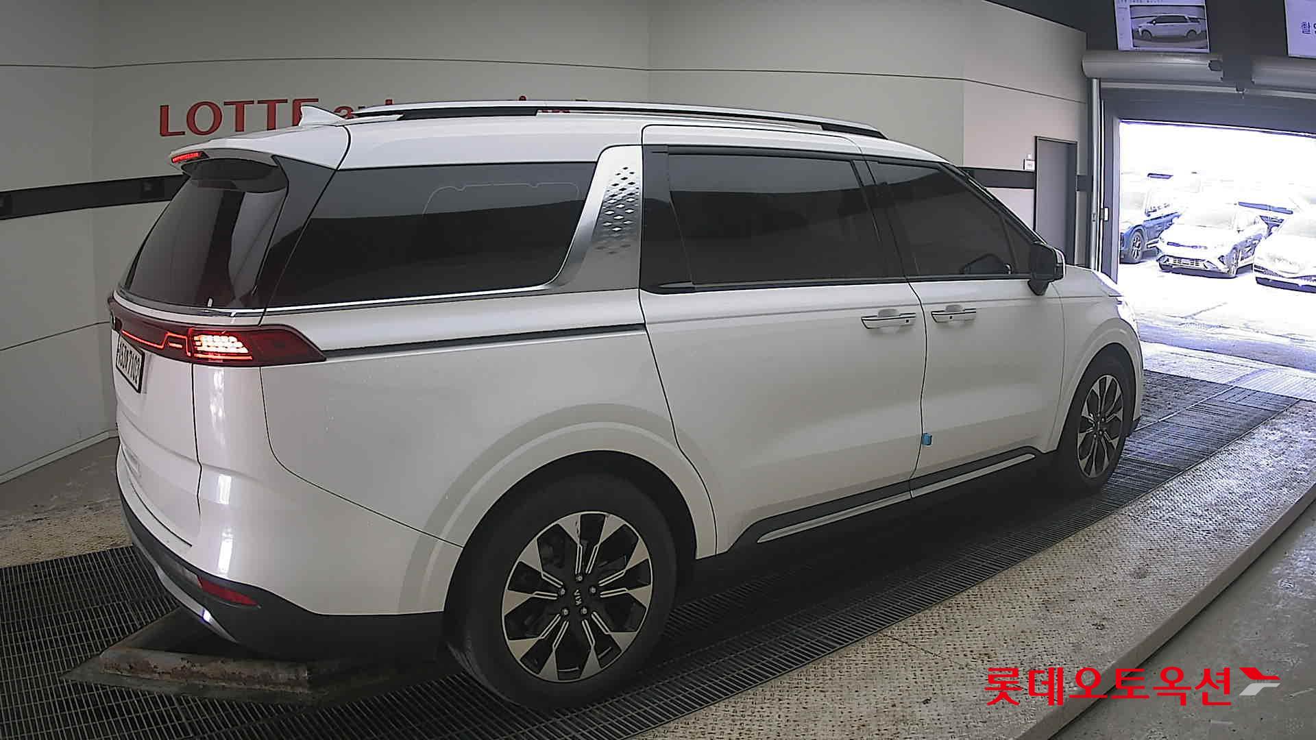 كيا كارنيفال 2021 - صورة 19