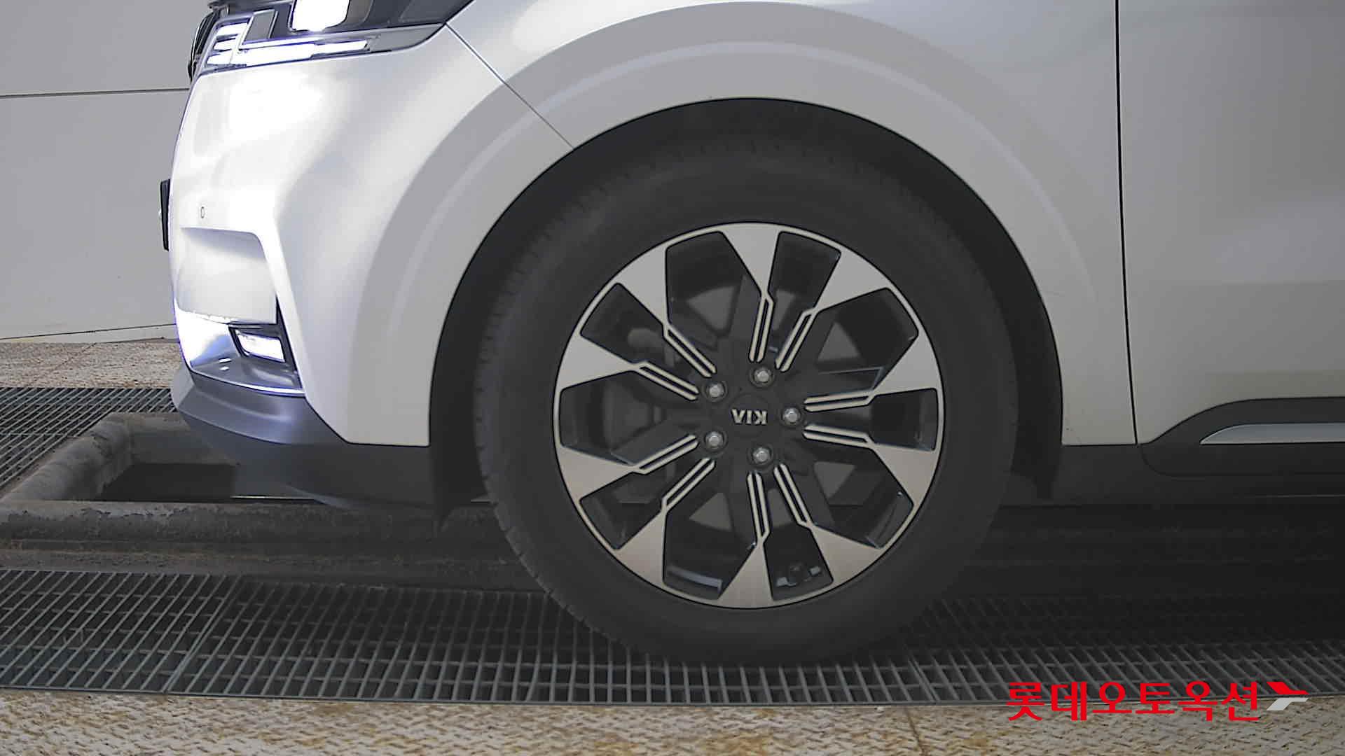 كيا كارنيفال 2021 - صورة 25