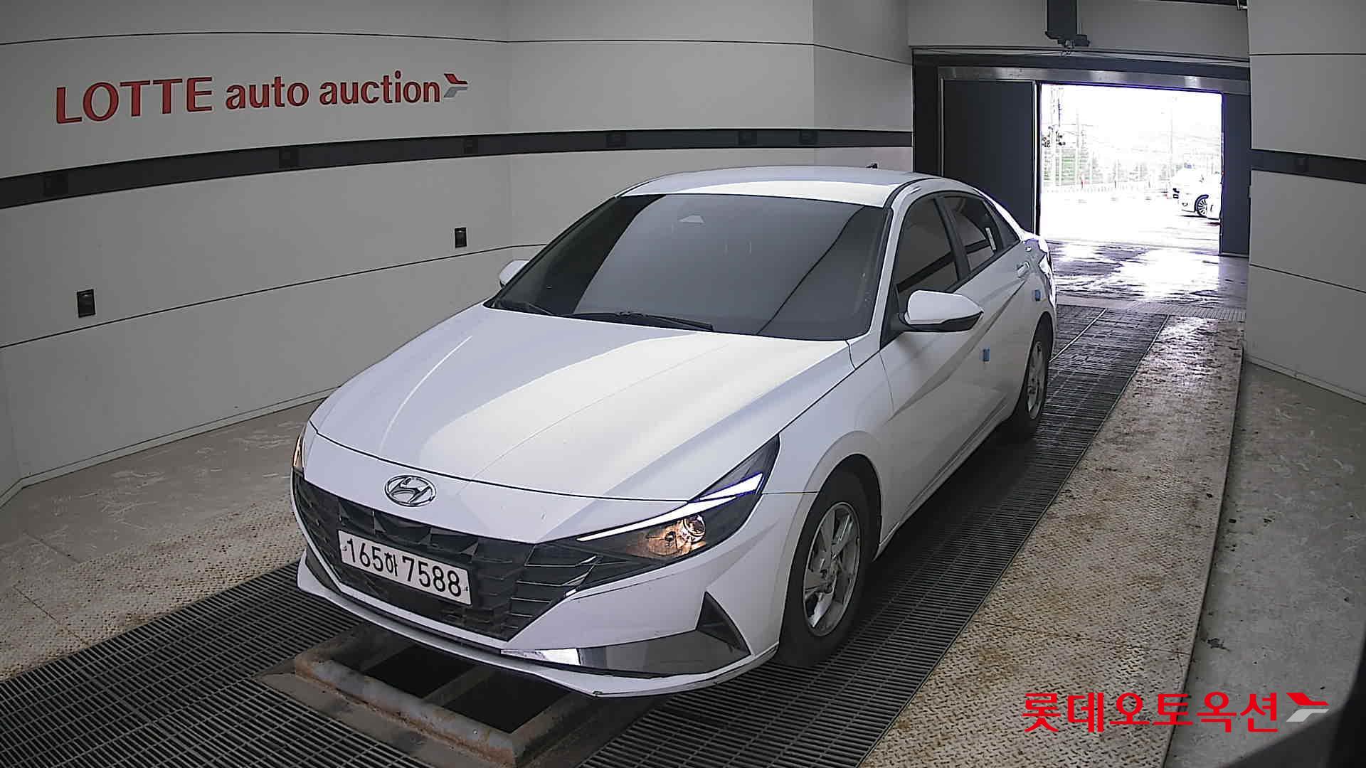 Hyundai Elantra 2022 - Image 10
