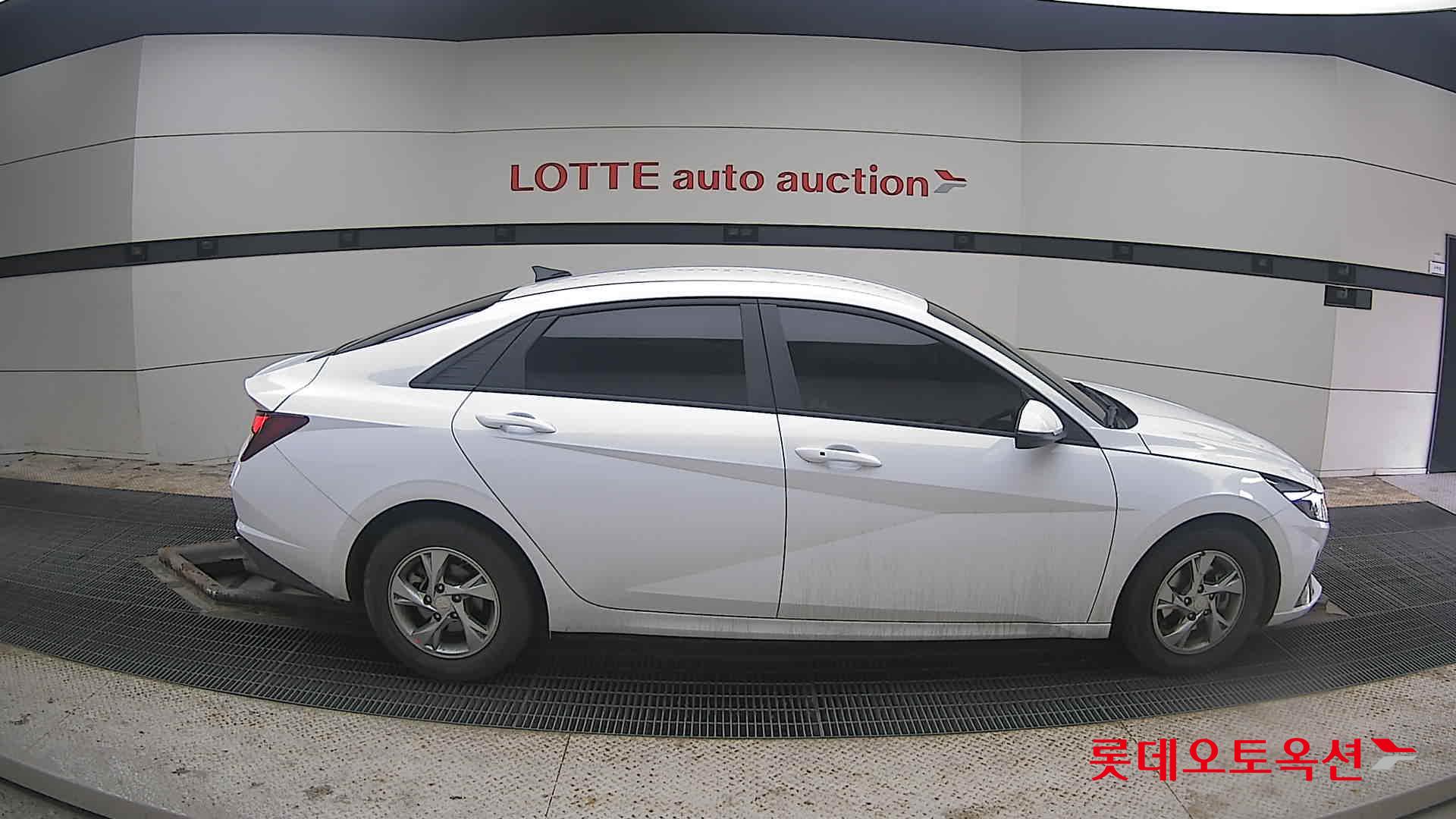 Hyundai Elantra 2022 - Image 21