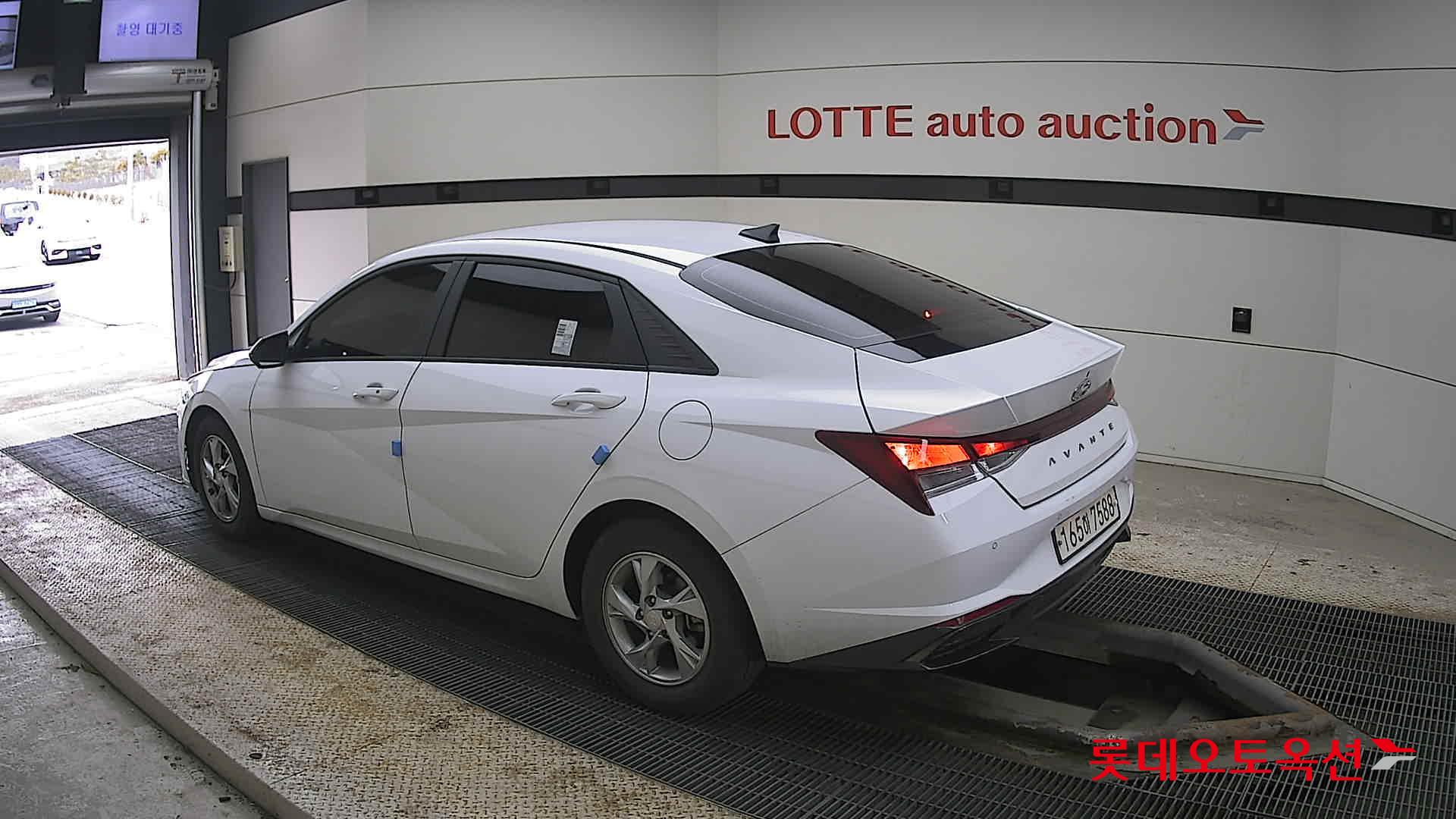 Hyundai Elantra 2022 - Image 15