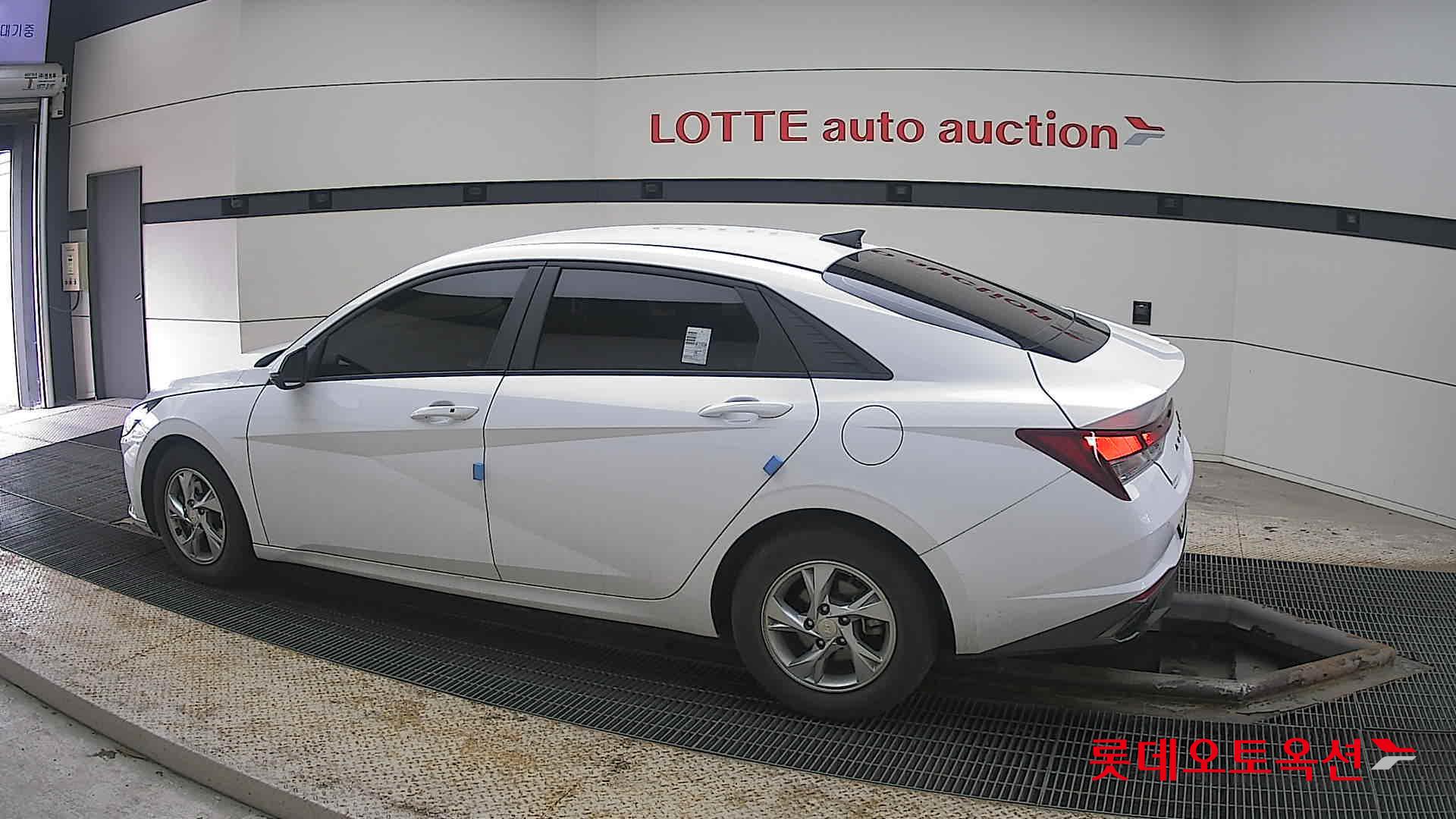 Hyundai Elantra 2022 - Image 14