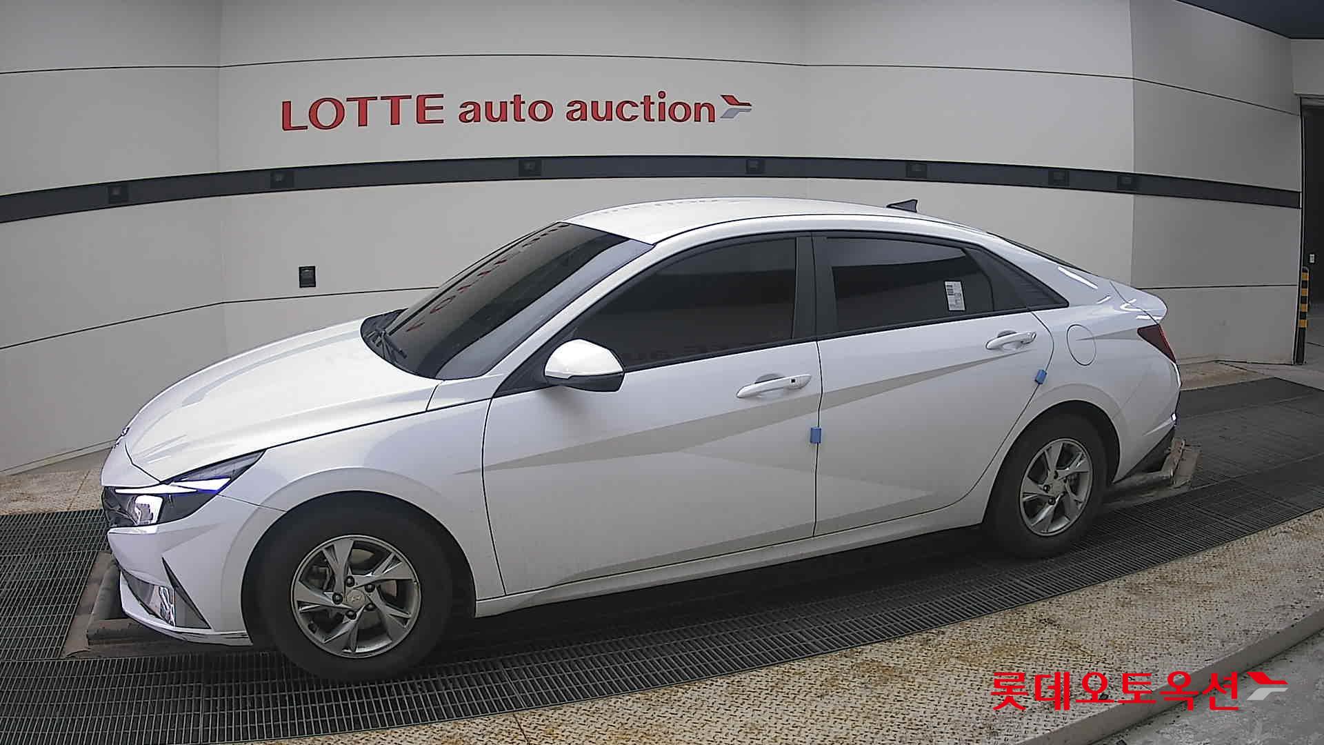 Hyundai Elantra 2022 - Image 12